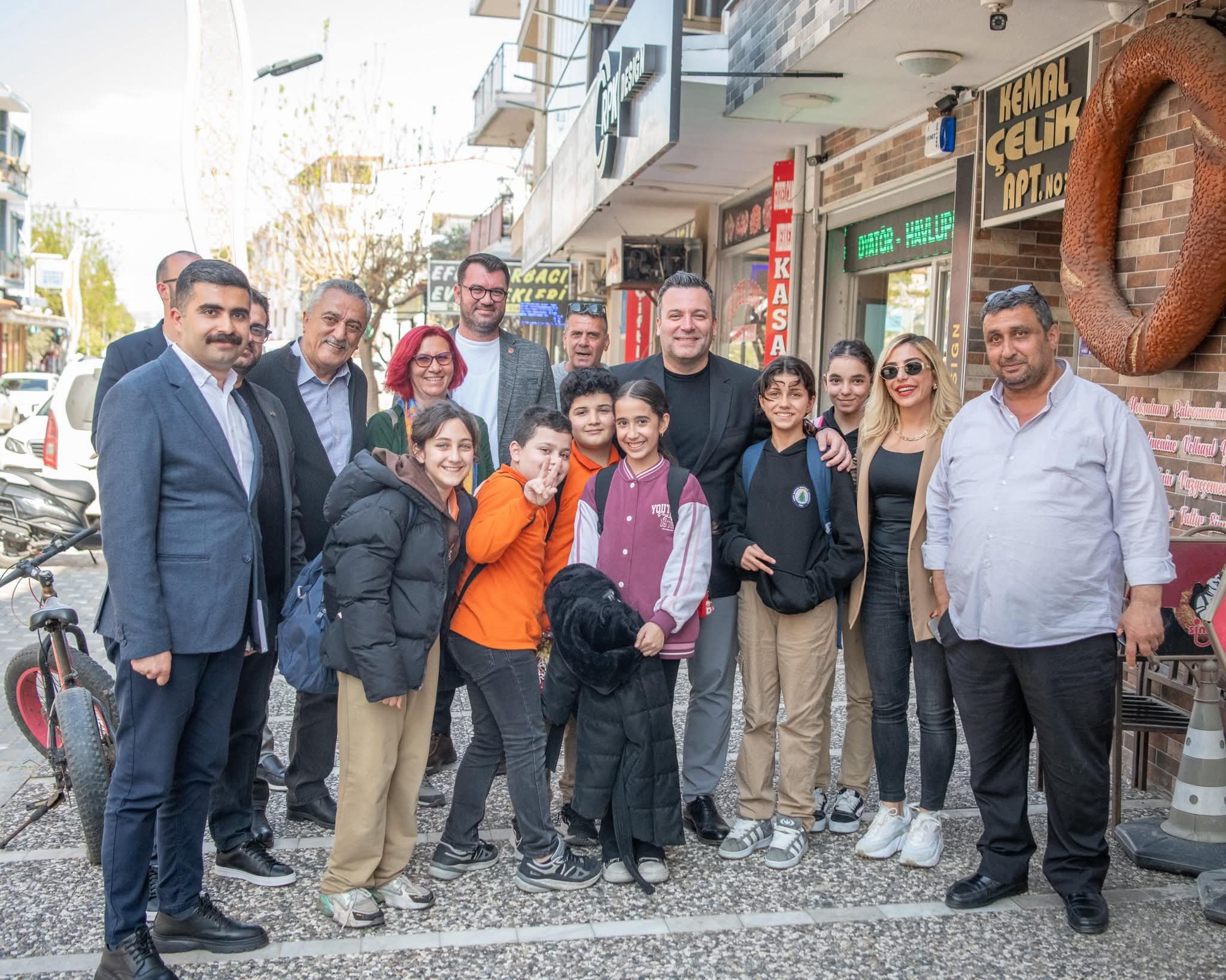 Baskan Vekili Demirtas Guzelcamlida Vatandasla Bulustu 653499 270E50F96Bb4B60755E408B485A130Fe-1