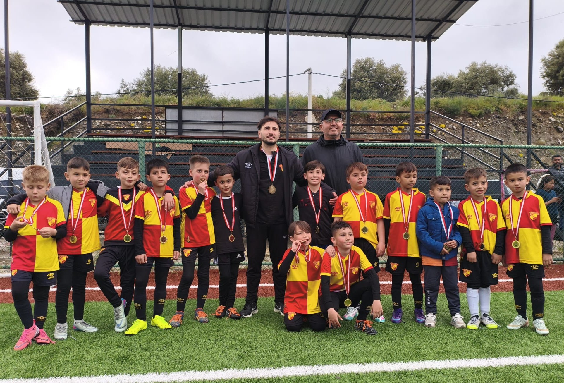 Buharkentte Cocuklarin Bayrami Futbolla Senlendi 657044 E61023