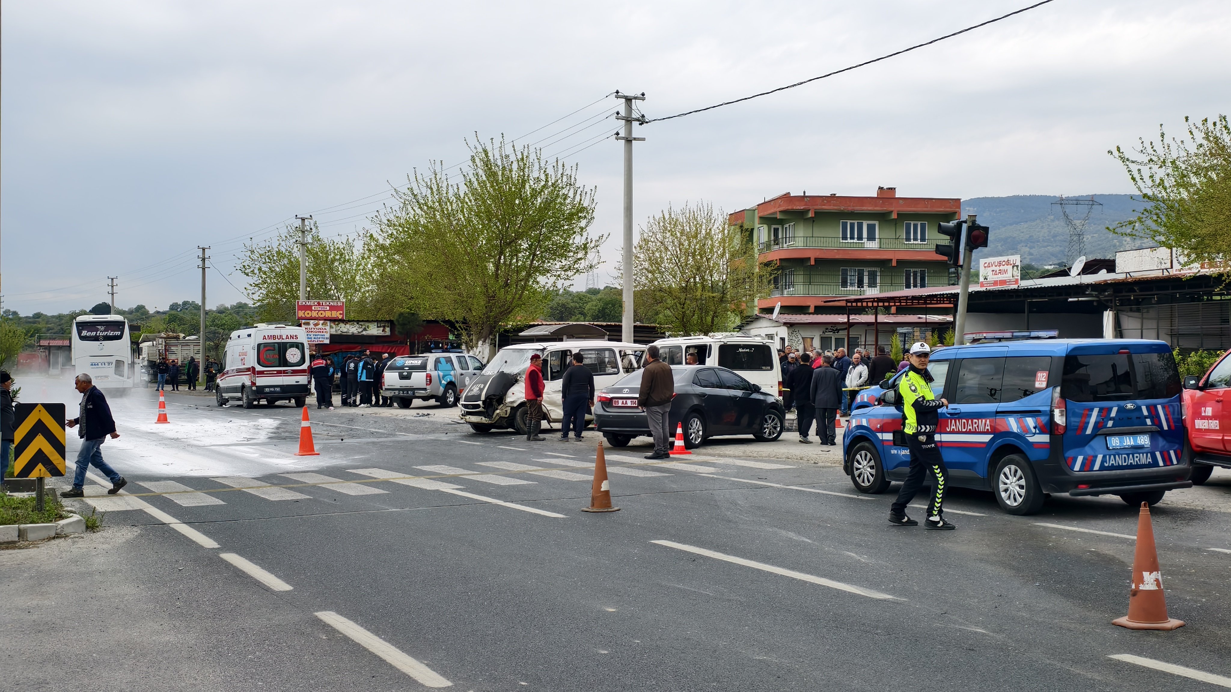 Buharkentte Otobus Ile Minibus Carpisti 1 Olu 3 Yarali 653605 9886F0855F0C6535B39Bd35409438F30