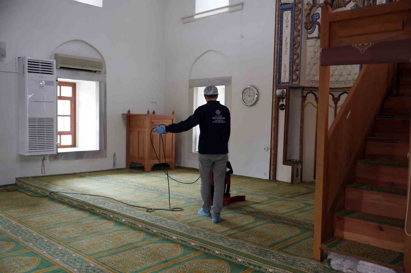 Buyuksehir Camilerde Temizlik Calismalarini Surduruyor 31Dedbdaf702C20Cc6A6535Dcf1A6Ced