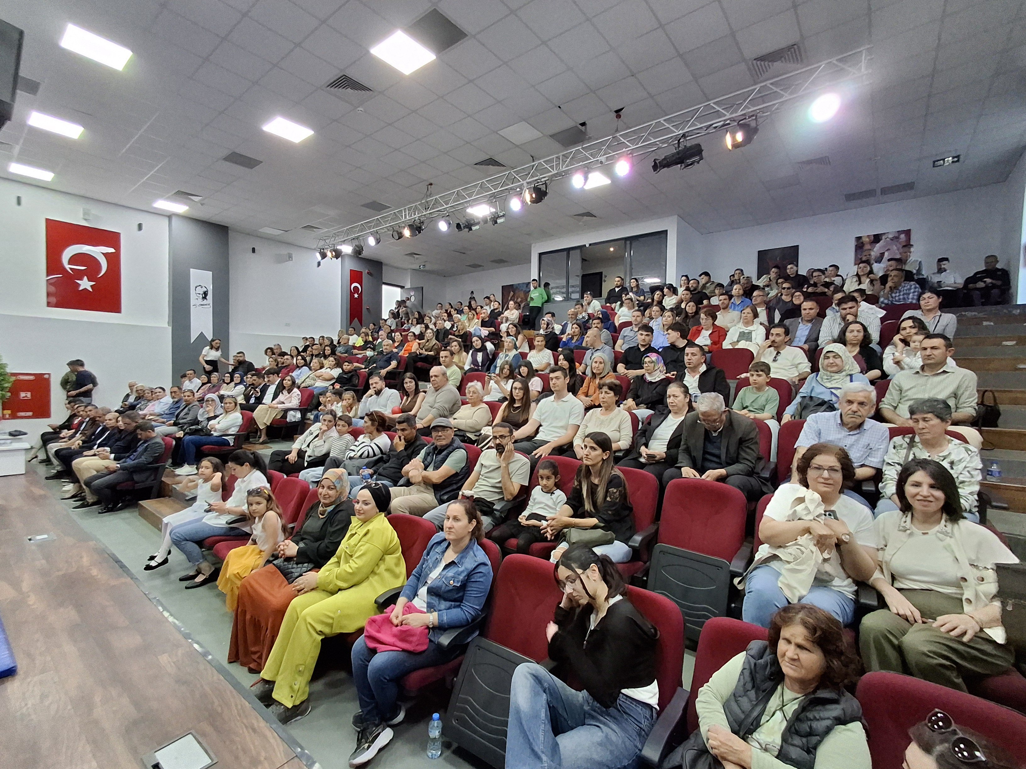 Didim Belediyesi Minikleri 23 Nisani Kutladi 656407 02Ac8B