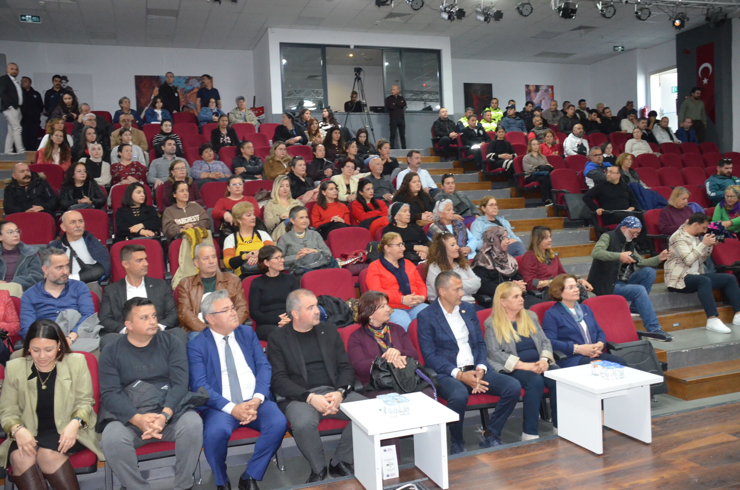 Didim Belediyesinden Israfa Karsi Farkindalik Paneli 652029 437Dbb239Fcdb148149362115D482917