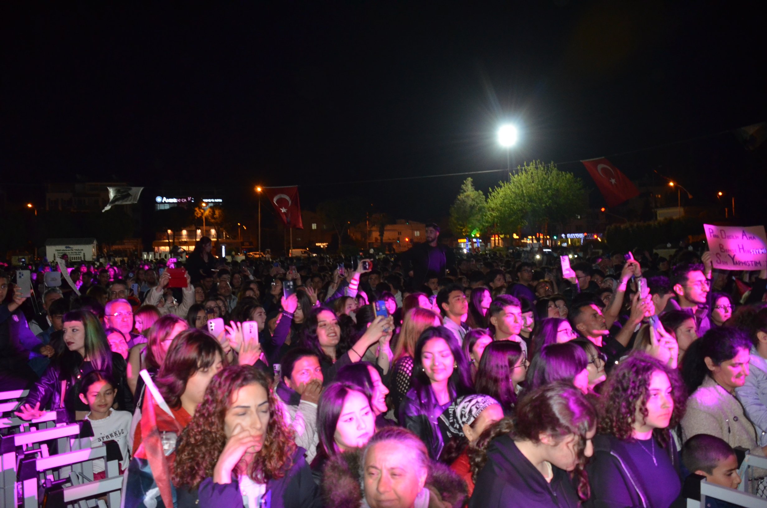 Didimde 23 Nisan Grup Pera Konseriyle Kutlandi 656949 01Feca