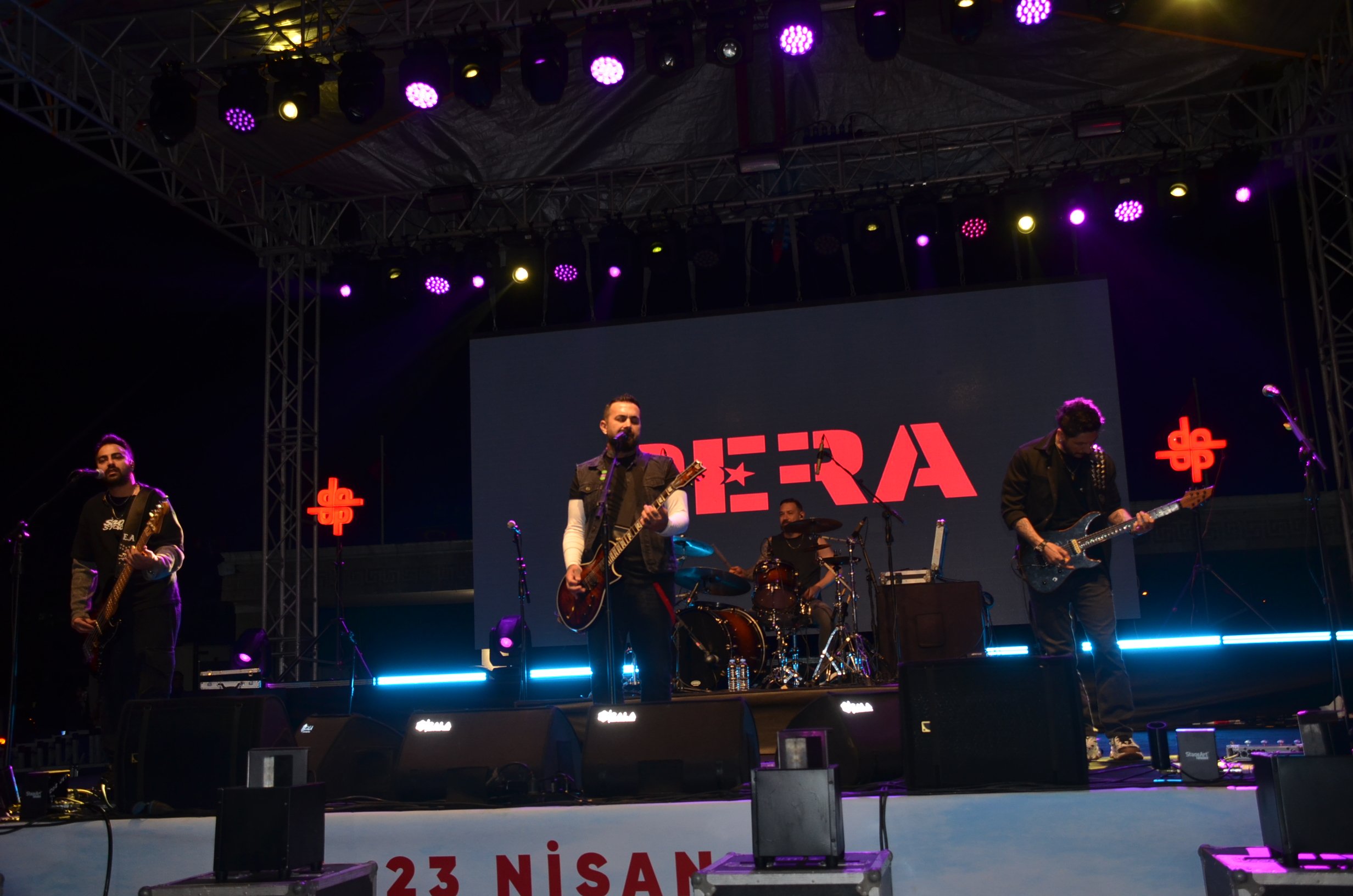 Didimde 23 Nisan Grup Pera Konseriyle Kutlandi 656949 8Af00C