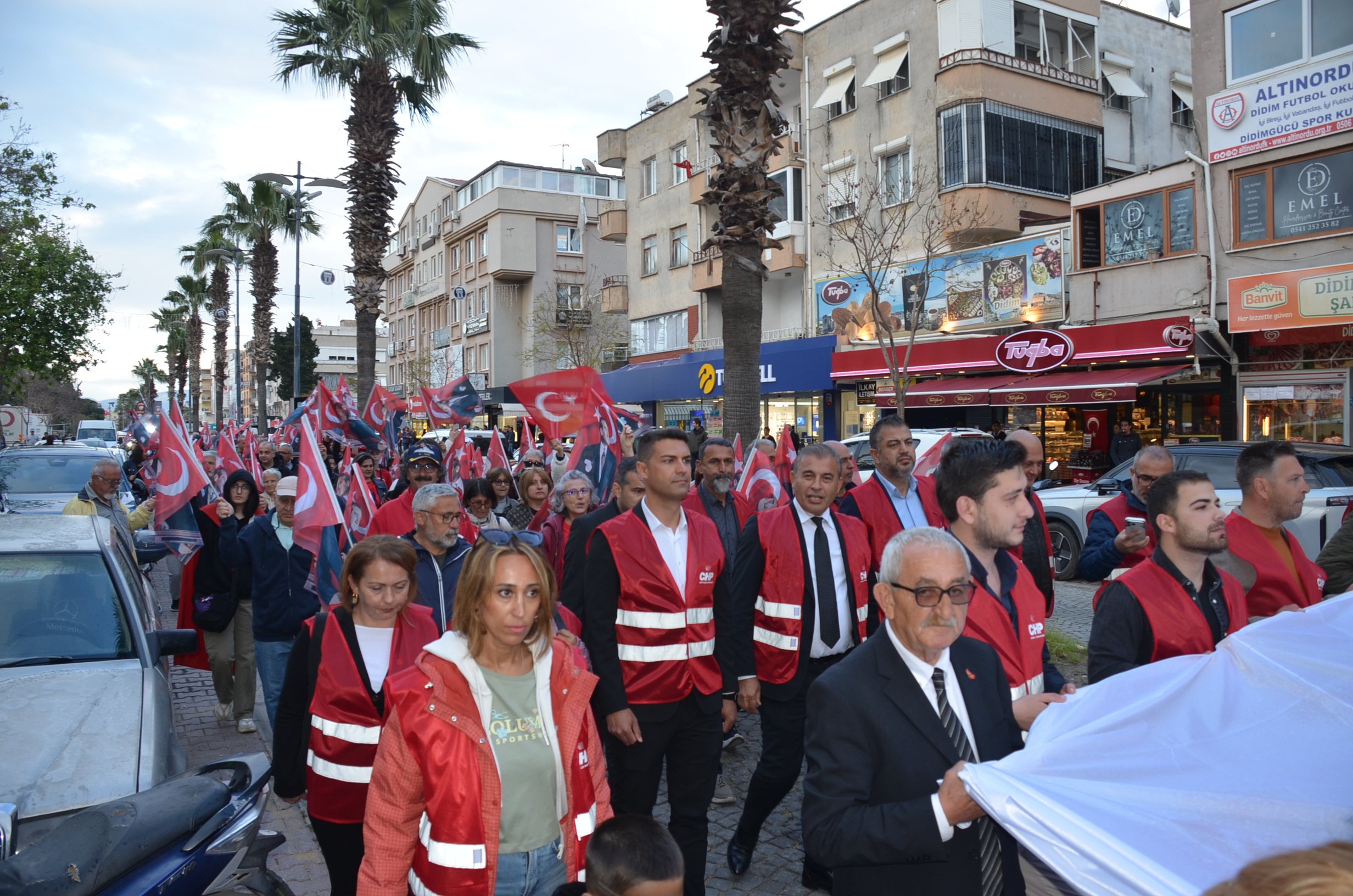 Didimde 23 Nisan Grup Pera Konseriyle Kutlandi 656949 F5C933