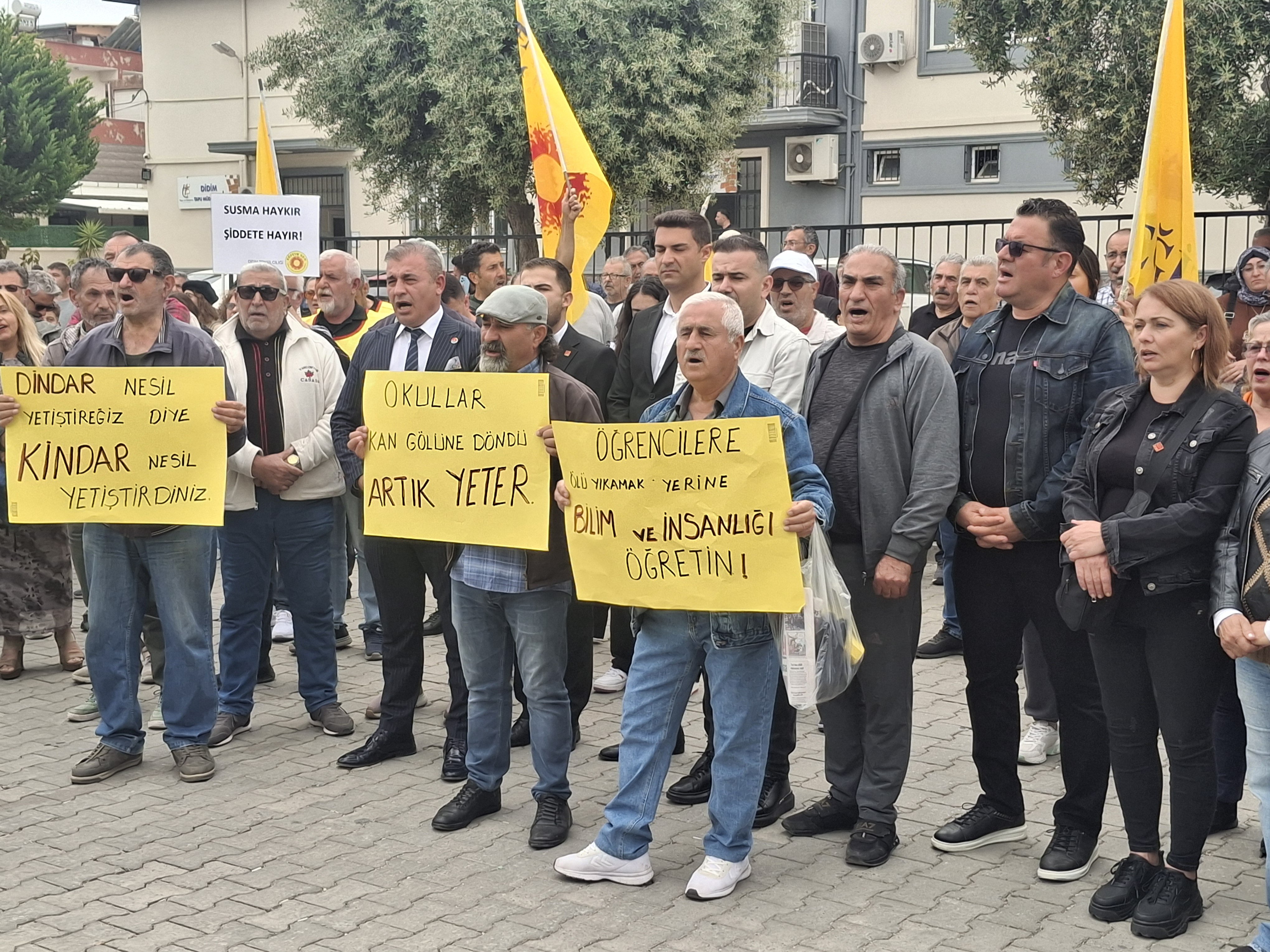 Didimde Egitim Senden Okullardaki Eylemlere Oturma Eylemli T 655200 2Aad81