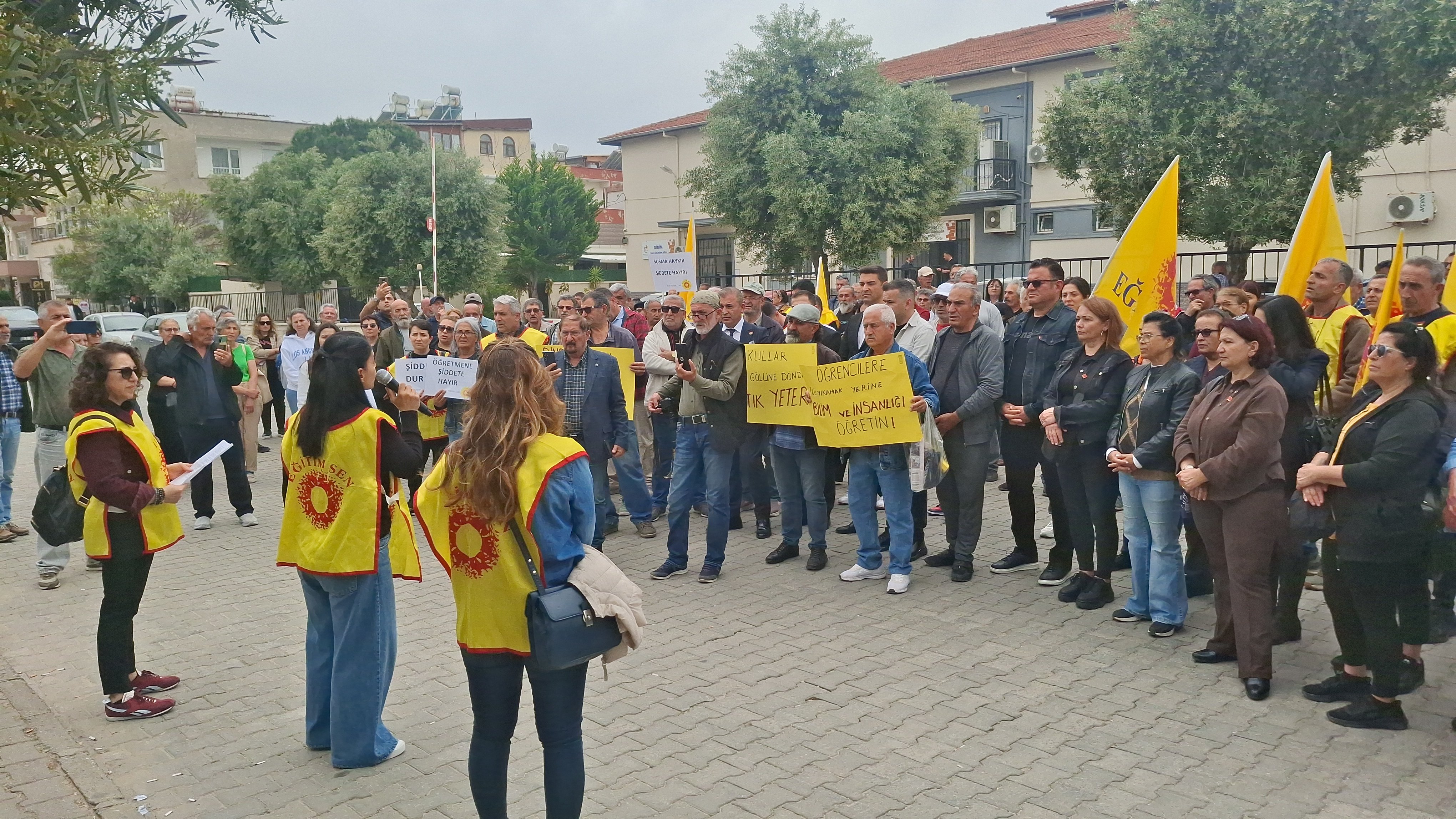 Didimde Egitim Senden Okullardaki Eylemlere Oturma Eylemli T 655200 D7Af17