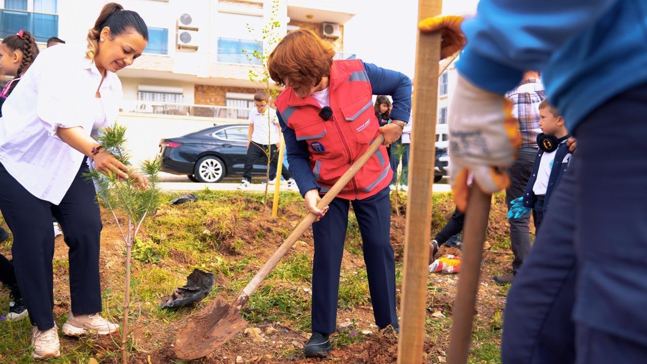 Didimde Fidanlar Toprakla Bulustu 653462 5Ae02Ac210C4541887C9619B098F7688