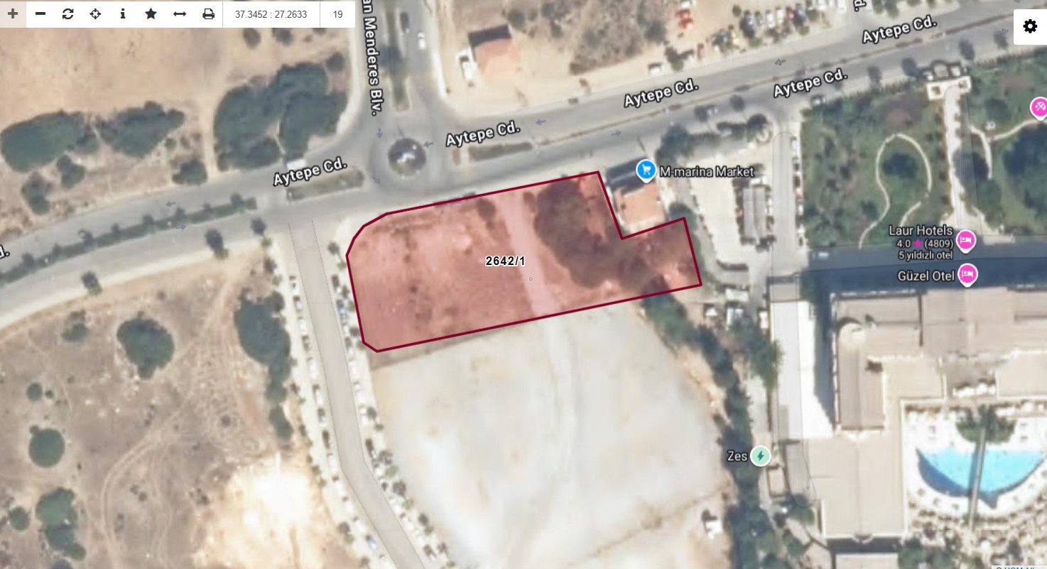 Didimi Karistiracak Satis Sgk Amfi Tiyatronun Bahcesini Sati 654587 E2C4A5