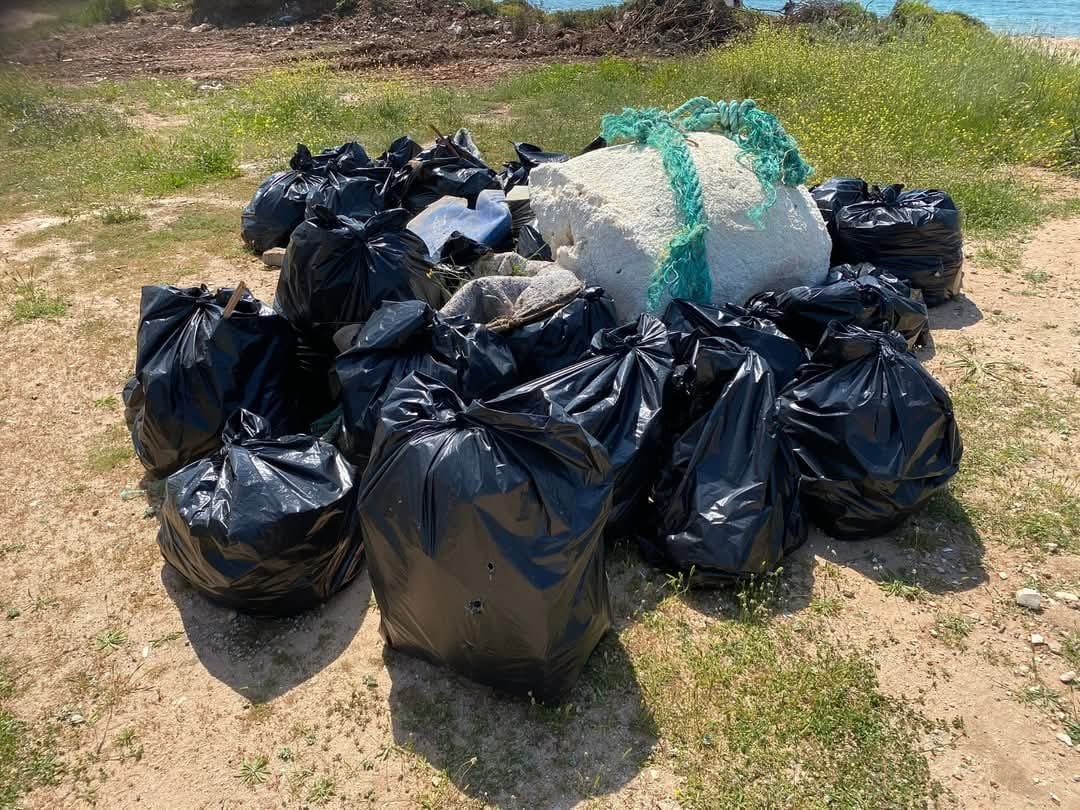 Didimin Cevre Elcileri Koca Reis Sahiline Temizledi 657206 5F2106