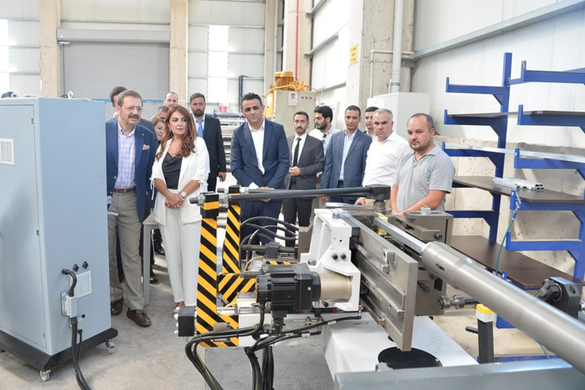 Dunya Savunma Hattinda Bir Turk Kadini Filiz Akkas Demir 651916 C01A9040B5E836083D388Aac049Cf32D