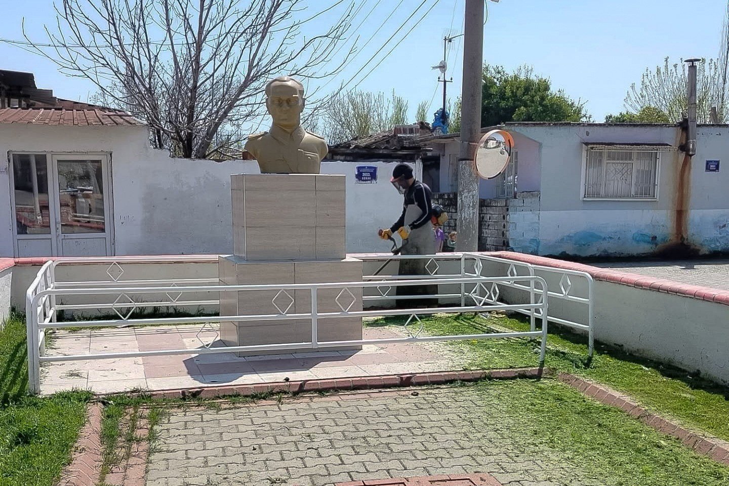 Efeler Belediyesi Ekipleri Kocagurde Temizlik Calismasi Gerceklestirdi 796C8Ac6Ee80073173B2E56C4E323Bb0