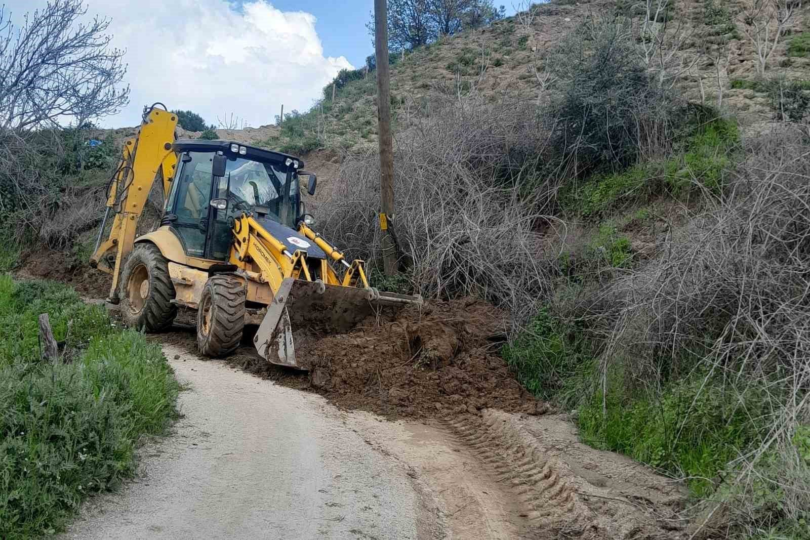 Efeler Belediyesi Kapanan Yollari Ulasima Aciyor Ab2B3E6Cb87A5Da1Dec6Aa764Fe80D8A