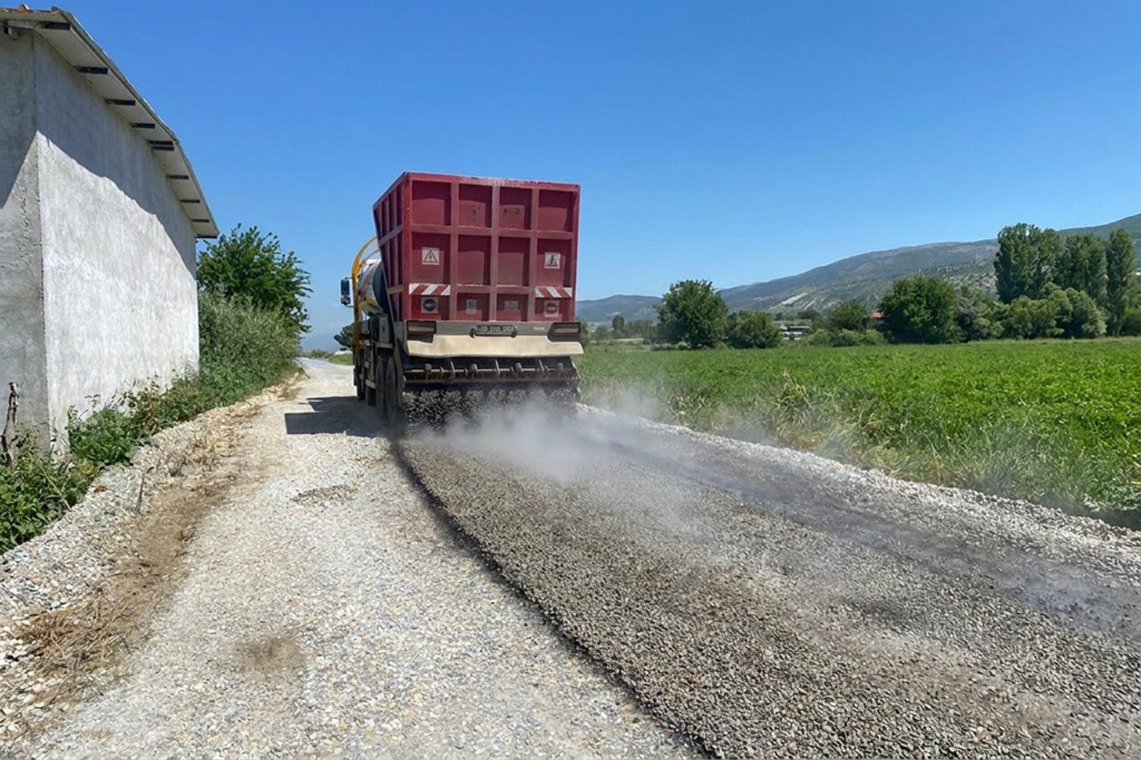 Efeler Belediyesi Yol Calismalarina Devam Ediyor 658246 A2439B