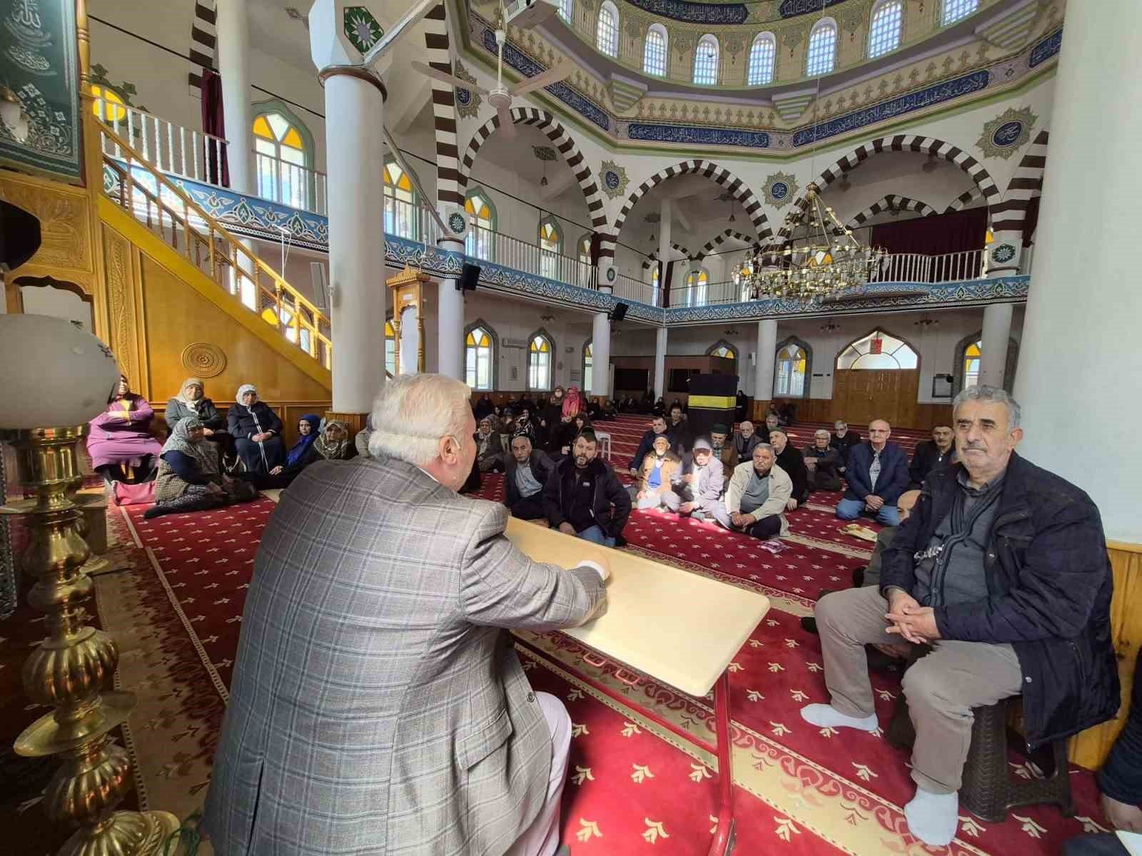 Efelerde Haci Adaylarina Egitim Semineri Verildi 7E918Ff46Ebbb546F28Ab57F3F237De0