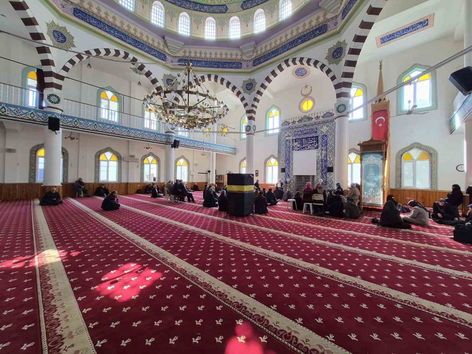 Efelerde Haci Adaylarina Egitim Semineri Verildi F783D493Ba5Ad31F2C13Bb6C8D7B8D16