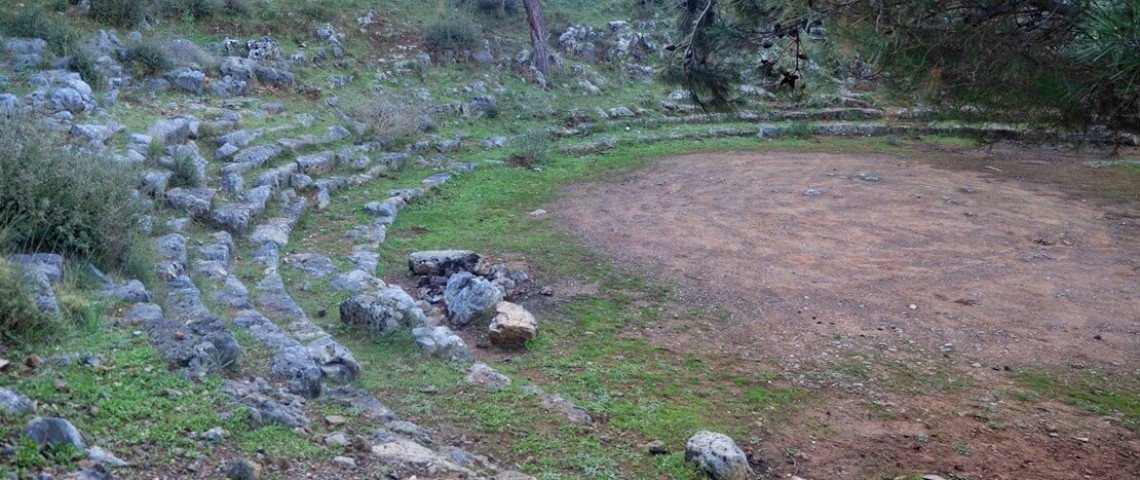 Egenin Kadim Meclisine Ziyaretci Akinipanionion 655657 003099