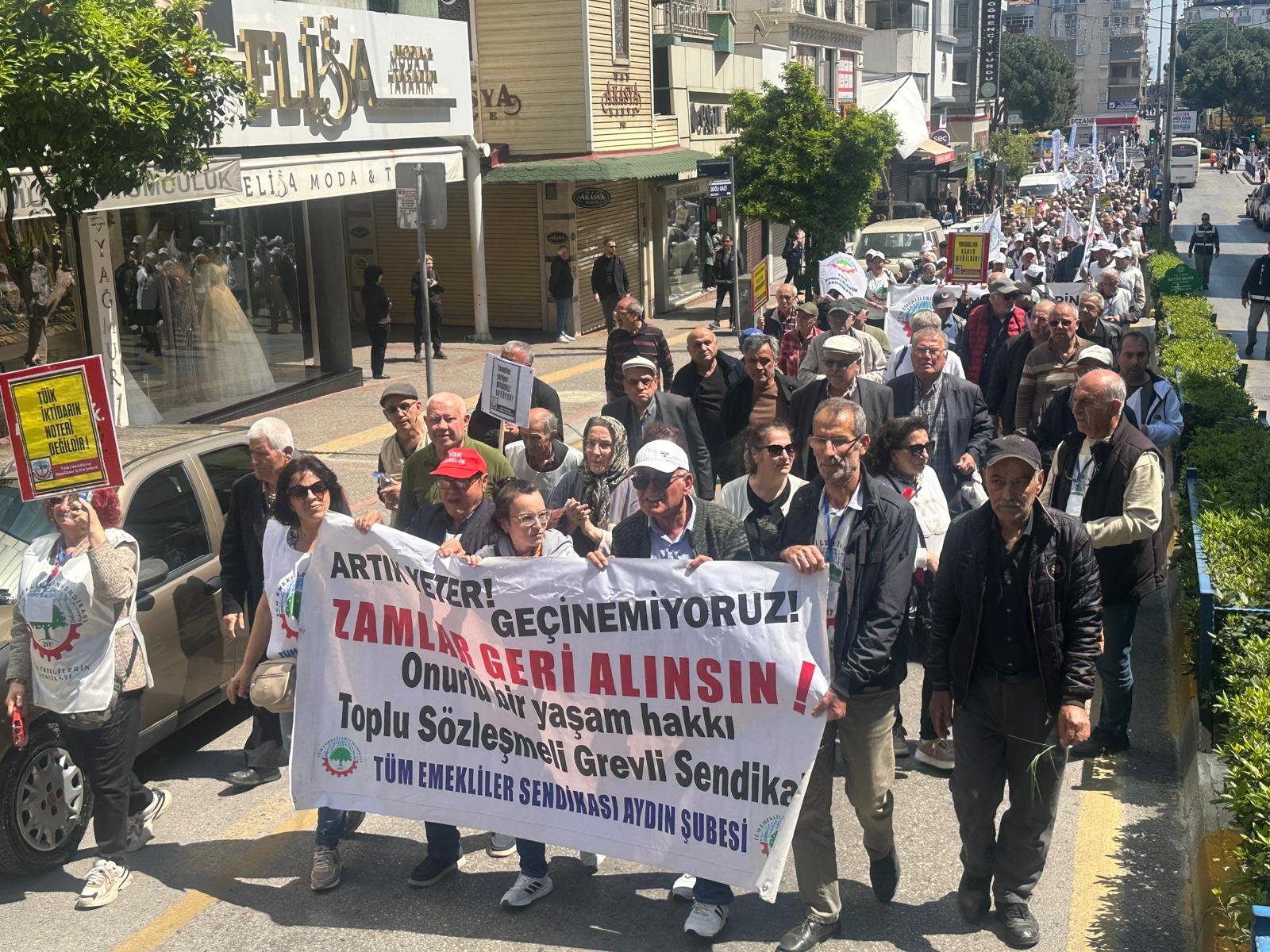 Emekliler Aydindan Ses Yukseltti Gecinemiyoruz Aydin Mugla Denizliden Emekliler Aydinda Yurudu 654189 5B47F0Cd21Dfc78E71F6D631E9Fbf2A1