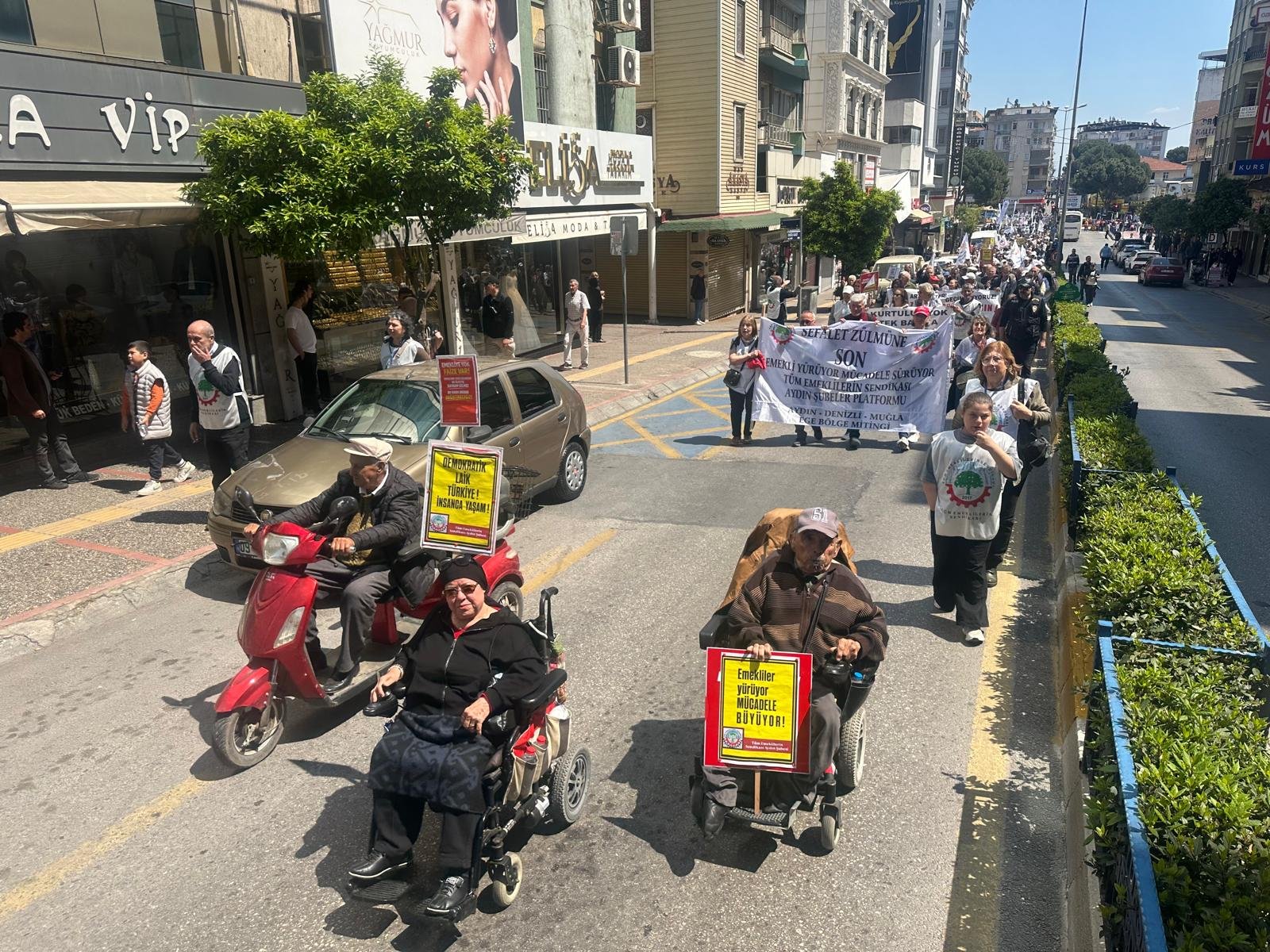 Emekliler Aydindan Ses Yukseltti Gecinemiyoruz Aydin Mugla Denizliden Emekliler Aydinda Yurudu 654189 C1464F3B9028Cd90173927Bae6Bfce3A