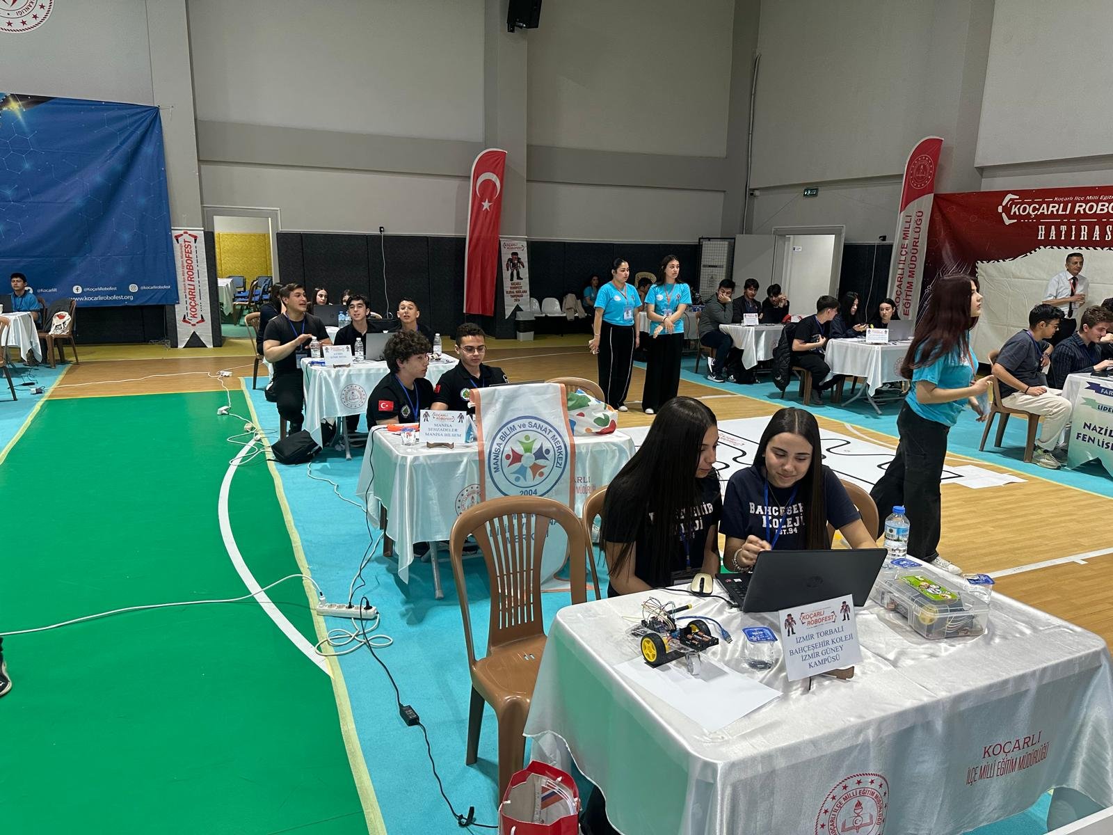 Gencler Kodladi Robotlar Yaristi Kocarlida Buyuk Gun 658311 43Cf9C