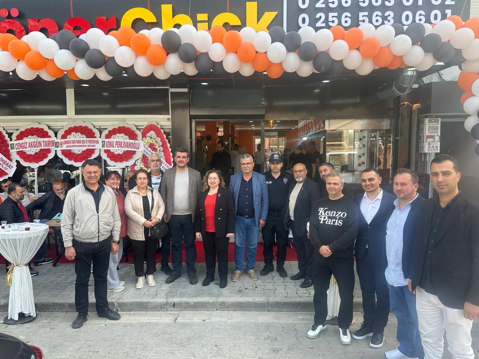 Germencikte Lezzetin Yeni Adresi Doner Chick Kapilarini Acti 654522 C391C8