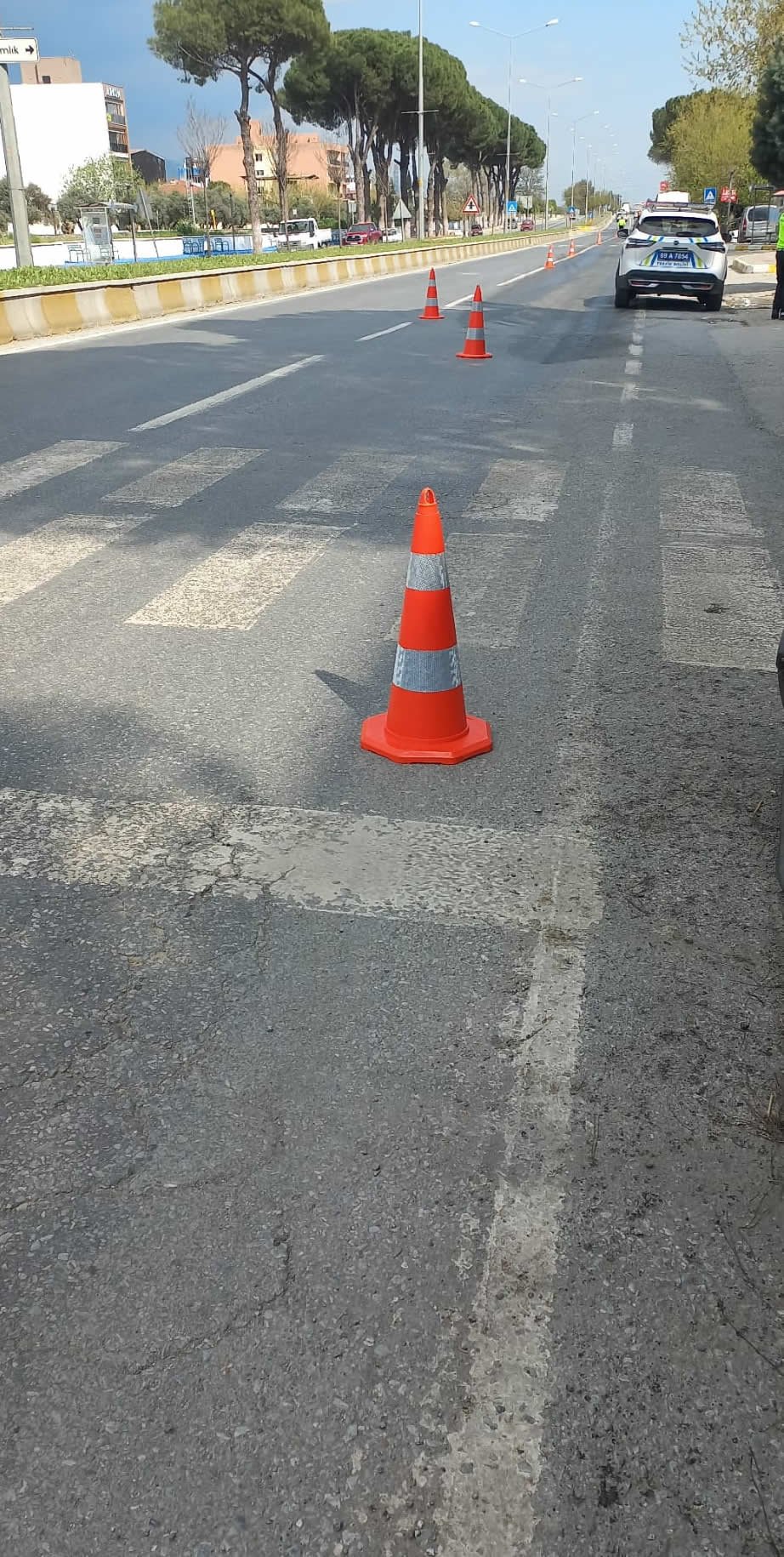 Germencikte Yola Yag Dokuldu 652899 40F2D84E21B3Bb721F57503Ea3Dff1C3-1