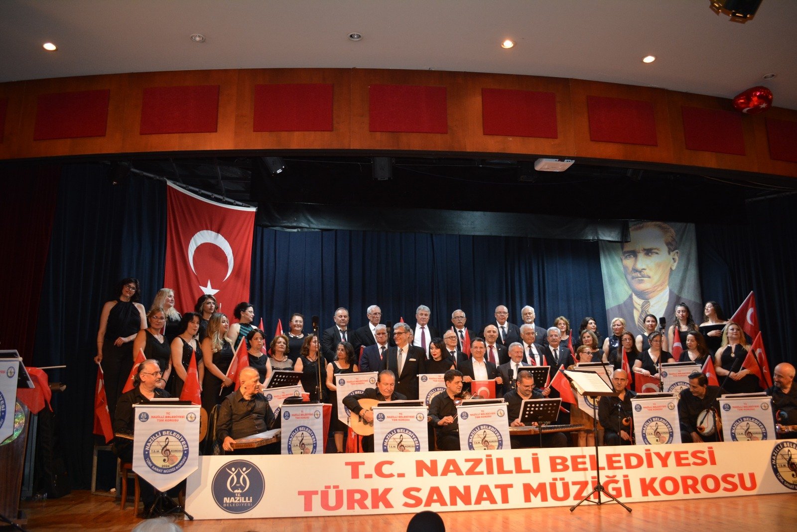 Gonul Bahcesinde Umut Ve Huzun Bulustu Konser Salondakiler B 657383 1Eeda3