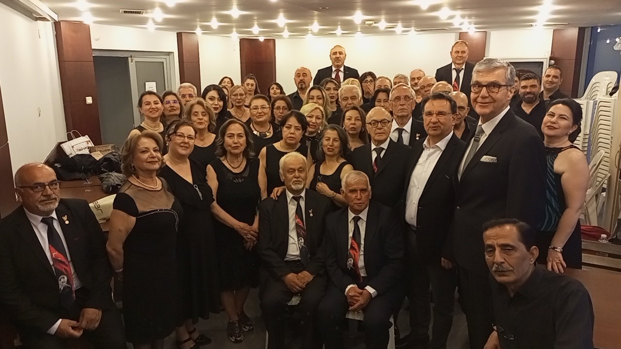 Gonul Bahcesinde Umut Ve Huzun Bulustu Konser Salondakiler B 657383 3Bec3A