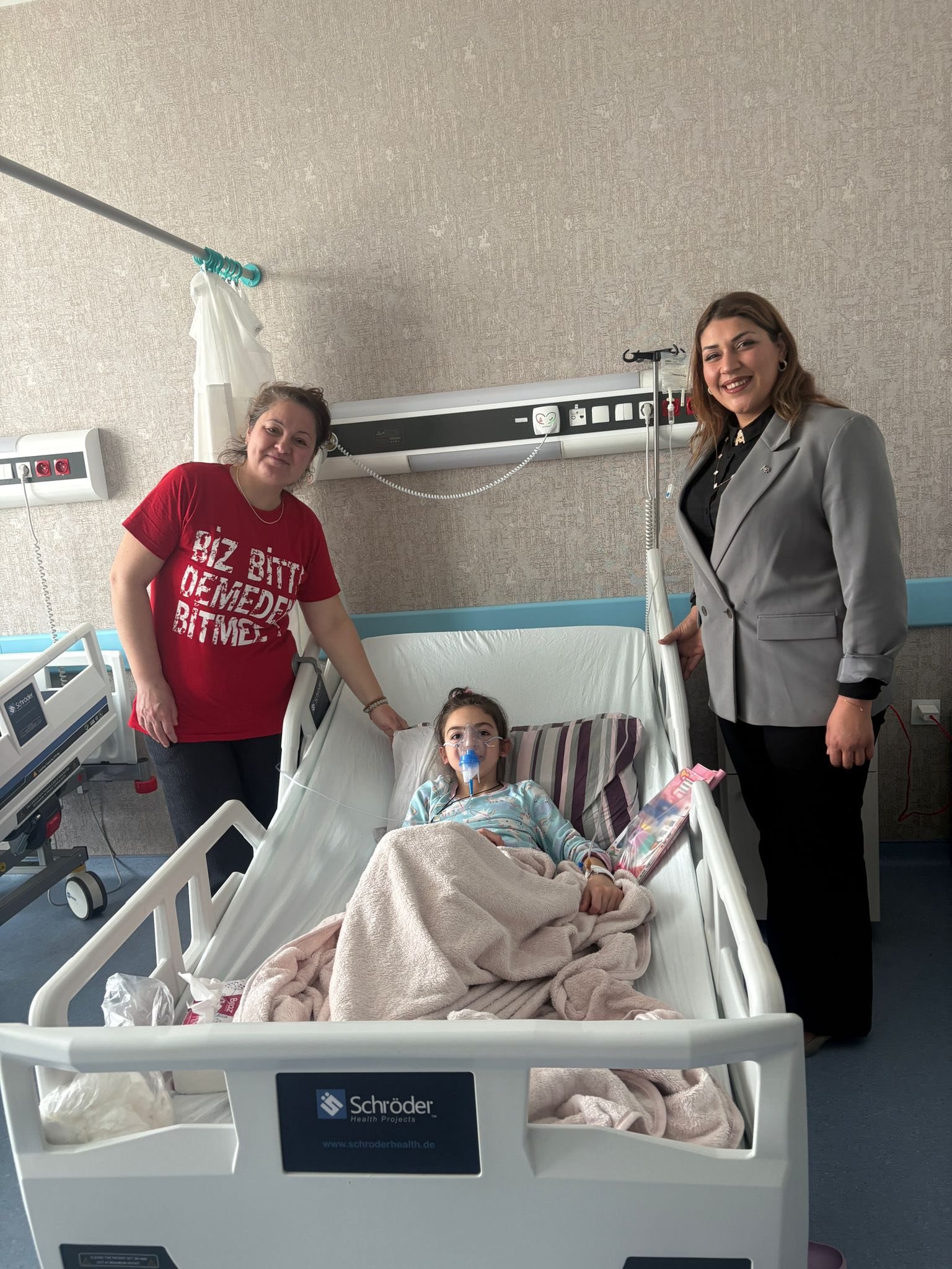 Hastanedeki Miniklere Bayram Morali 656987 59B47C