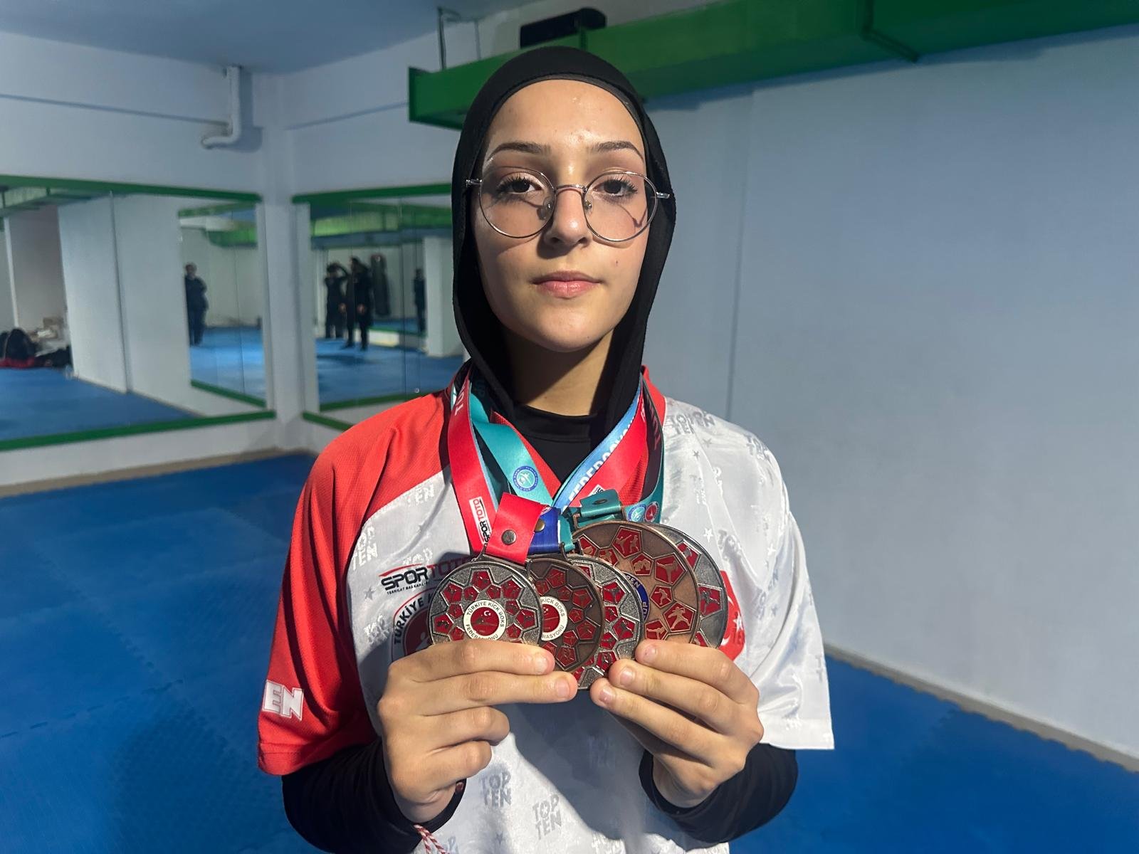 Hayali Milli Forma Engeli Yokluk 654155 B485048848F08C5Aeda51276971C50Bf