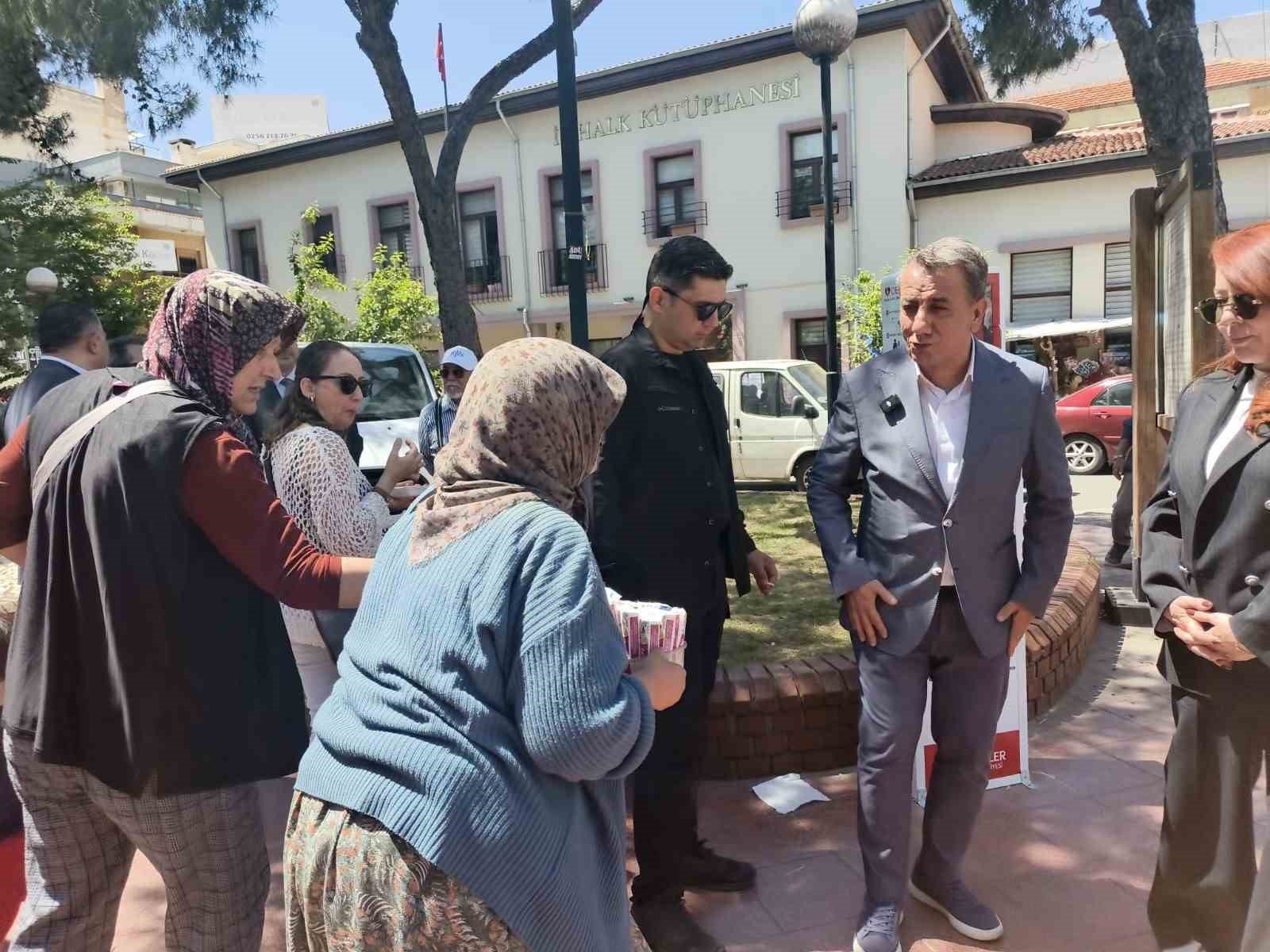 Herkes Belediye Baskani Olarak Isportaci Teyze Ise Musteri Olarak Gordu 1777443312345 143972