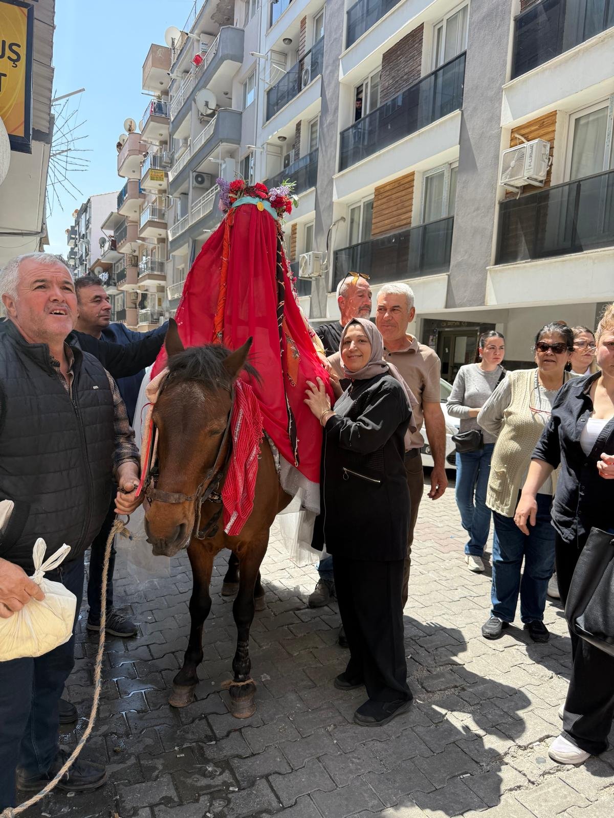 Incirliovada Renkli Dugun Gelin Attan Bilezikle Indi 657536 D76Bed