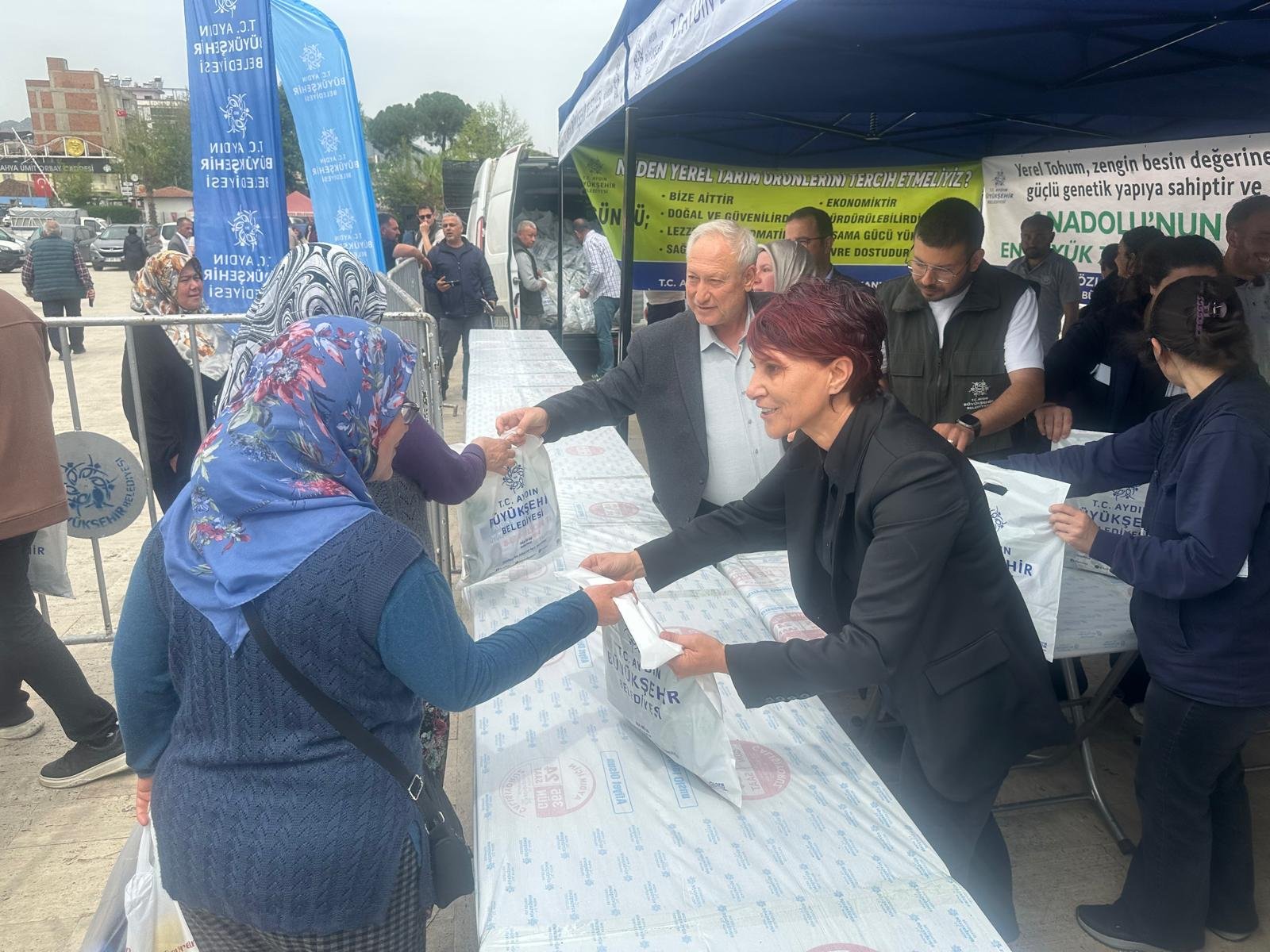 Incirliovada Ucretsiz Fideye Yogun Ilgi Metrelerce Kuyruk Ol 655458 A8D4B1