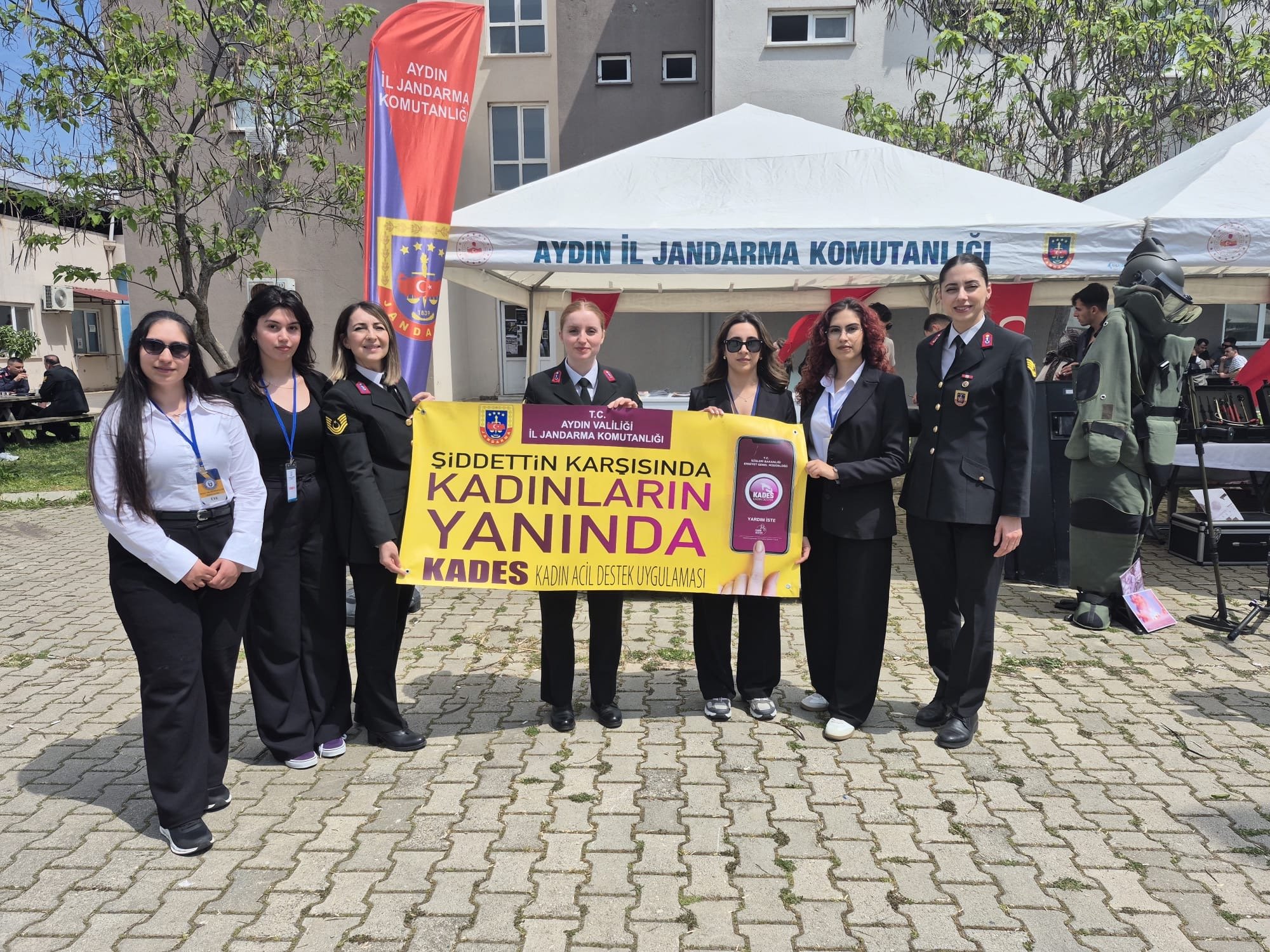 Jandarma Kampuse Indi Nazillide Universiteliler Timlerle Bul 656717 15E8F5