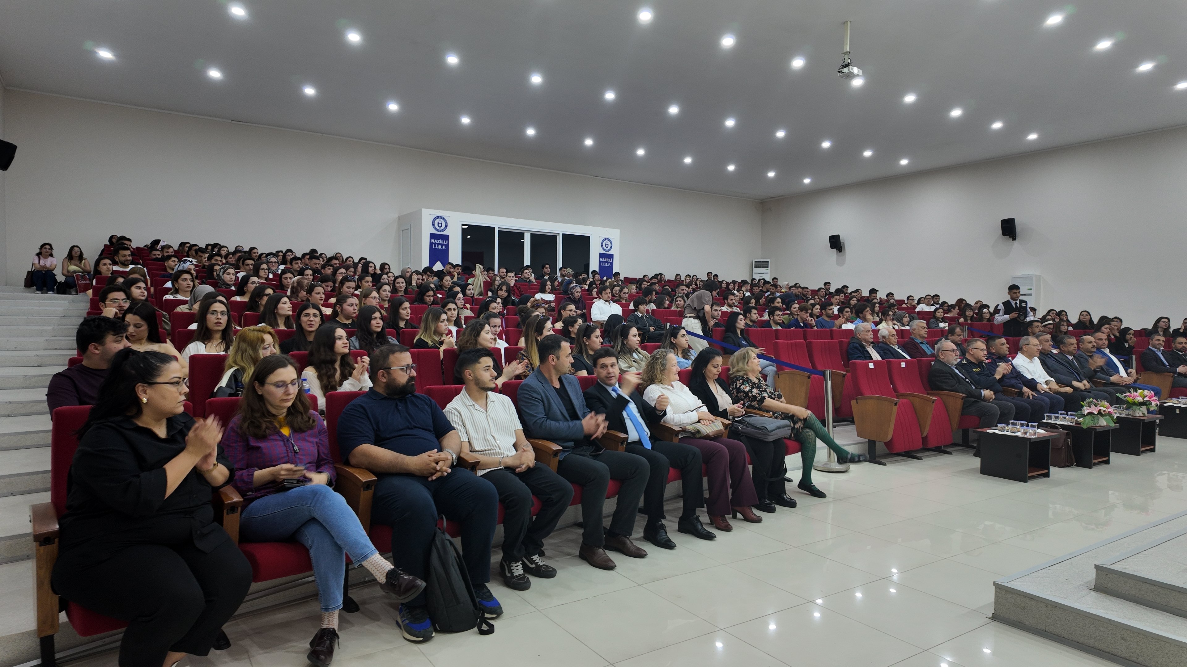 Jandarma Kampuse Indi Nazillide Universiteliler Timlerle Bul 656717 B05B2A