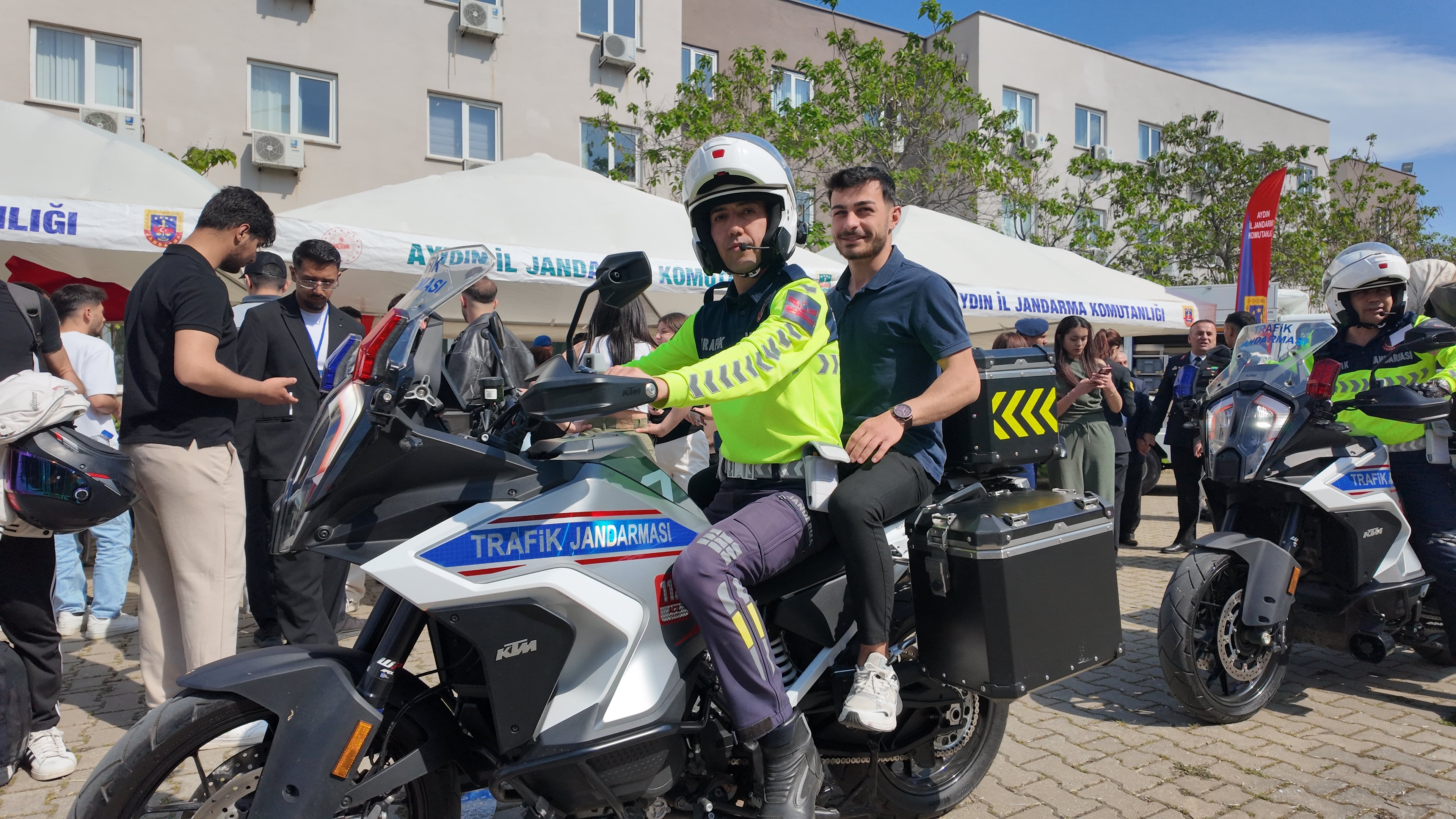 Jandarma Kampuse Indi Nazillide Universiteliler Timlerle Bul 656717 D827B2