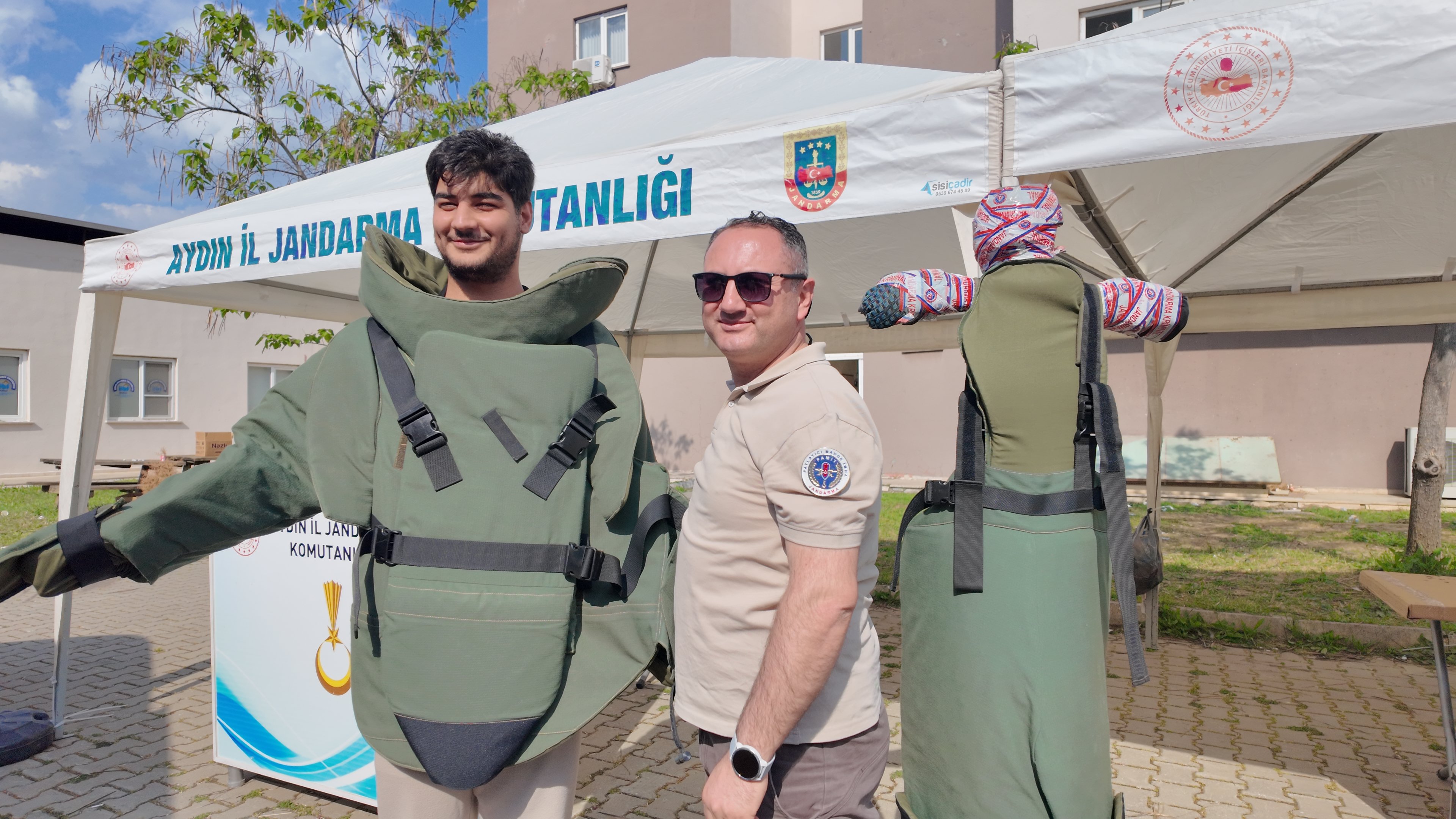 Jandarma Kampuse Indi Nazillide Universiteliler Timlerle Bul 656717 Fe547D