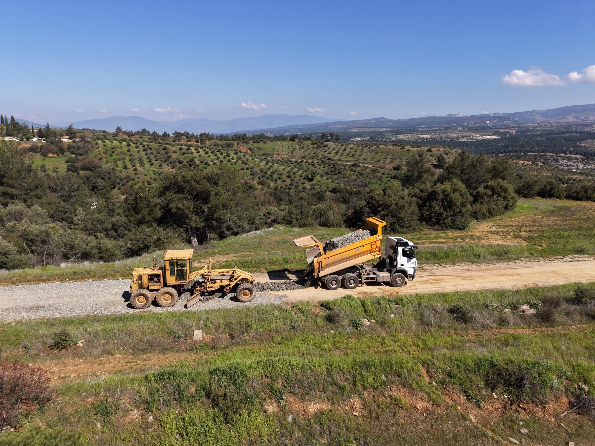 Karacasu Belediyesinden Trafigi Rahatlatacak Alternatif Yol Calismasi 653209 Ff074Ef91D61Bcda9D157C884675Ea70