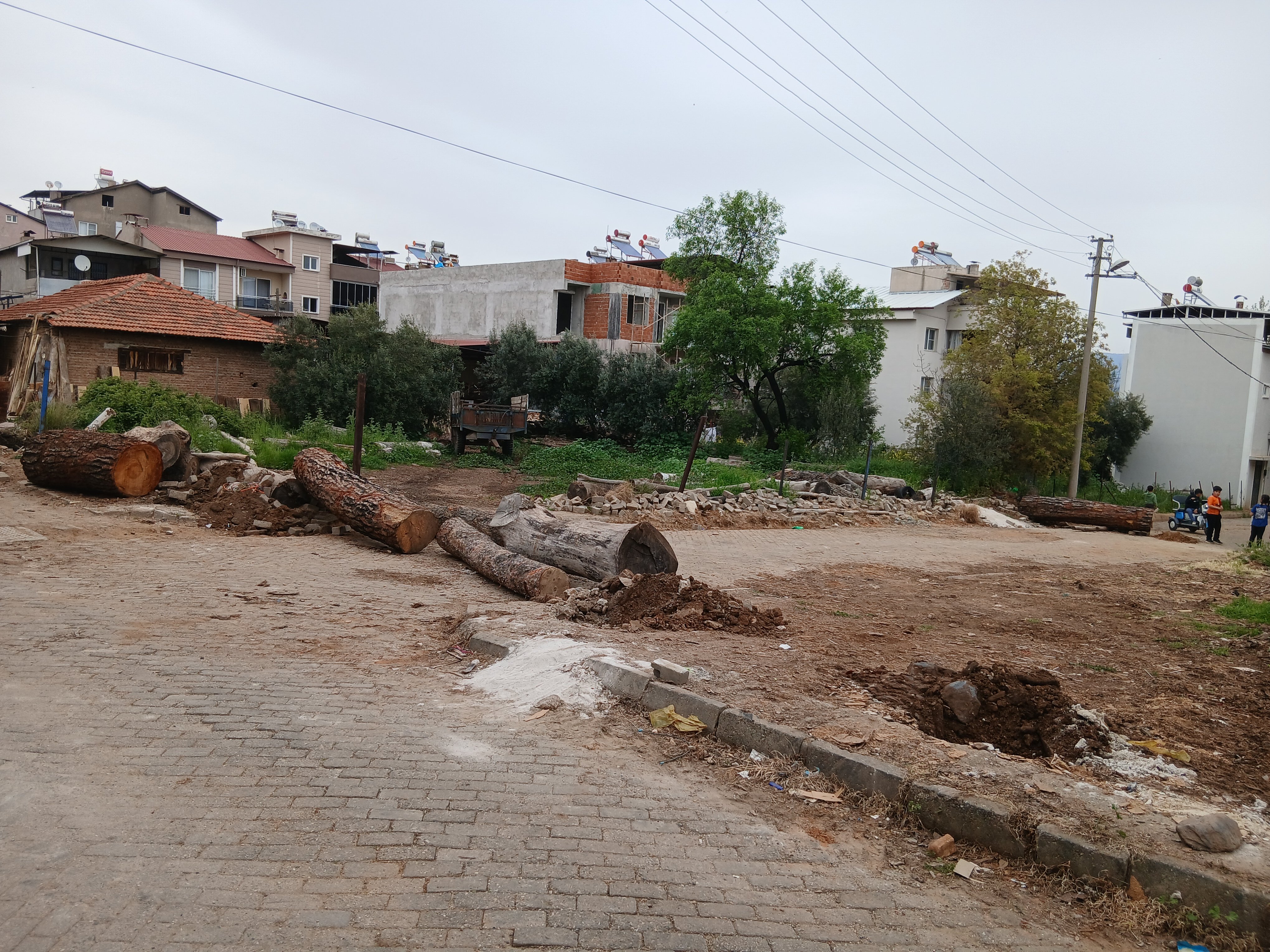 Karacasuda Ilginc Olay Marangoz Yol Benim Diyerek Sokagi Tom 655192 2A08F4