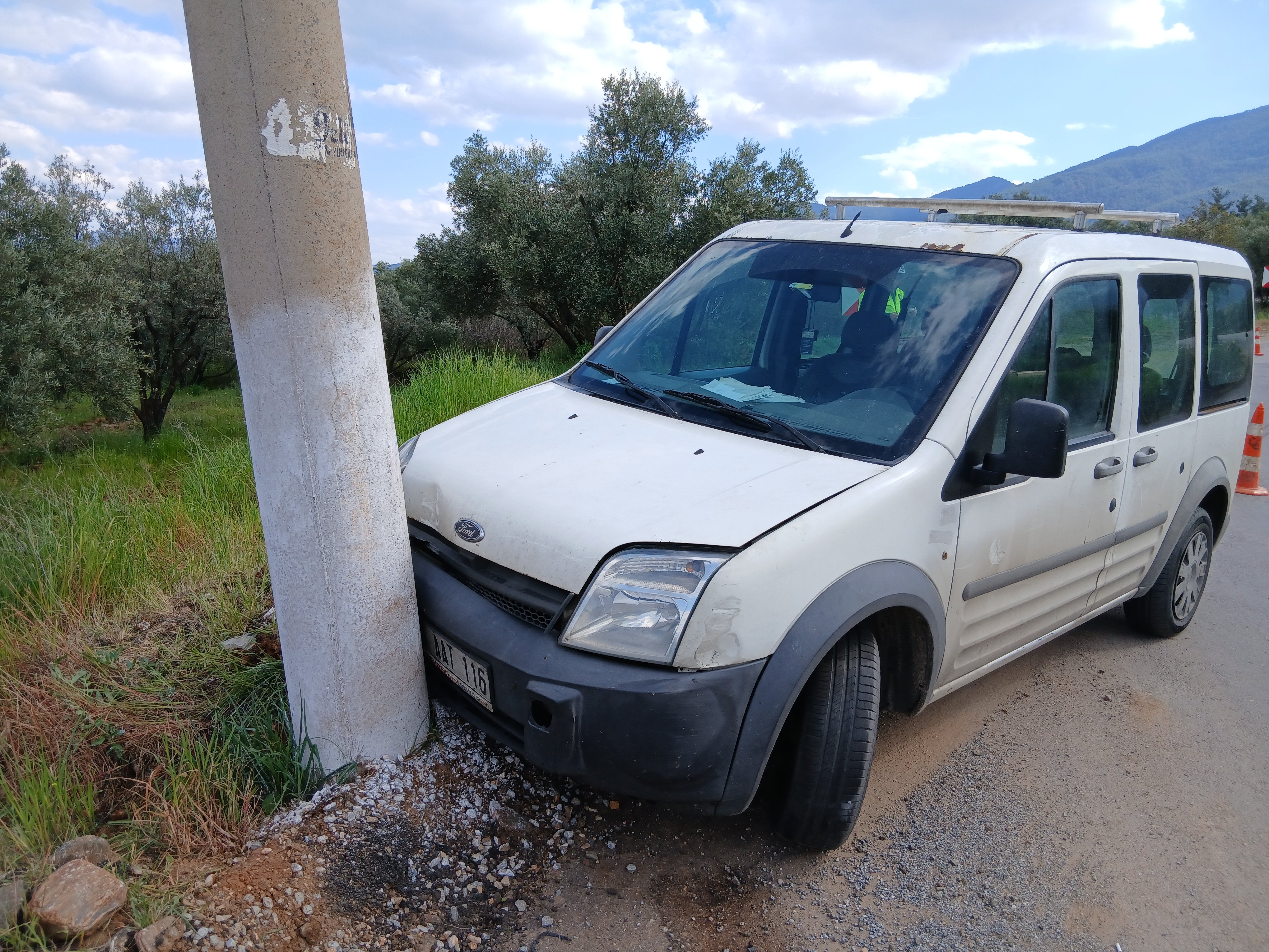 Karacasuda Kontrolden Cikan Ticari Arac Aydinlatma Diregine Carpti 654060 08Aa19566C96C5F0416B49550C3E3Ddc