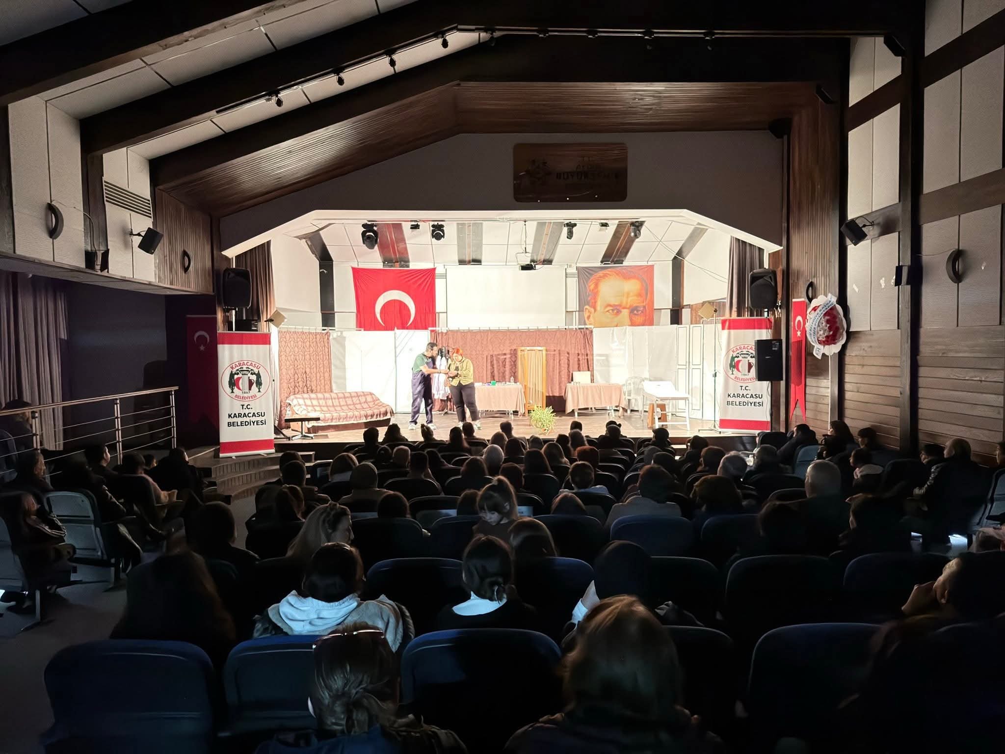 Karacasu’da kültür sanat rüzgarı: Karacasu Belediyesi 12 güne üç önemli etkinlik sığdırdı