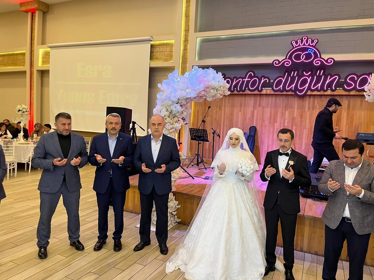 Kaymakamlar Mutluluga Evet Dedi Bozdogan Kaymakami Polat Dun 657834 C28B28