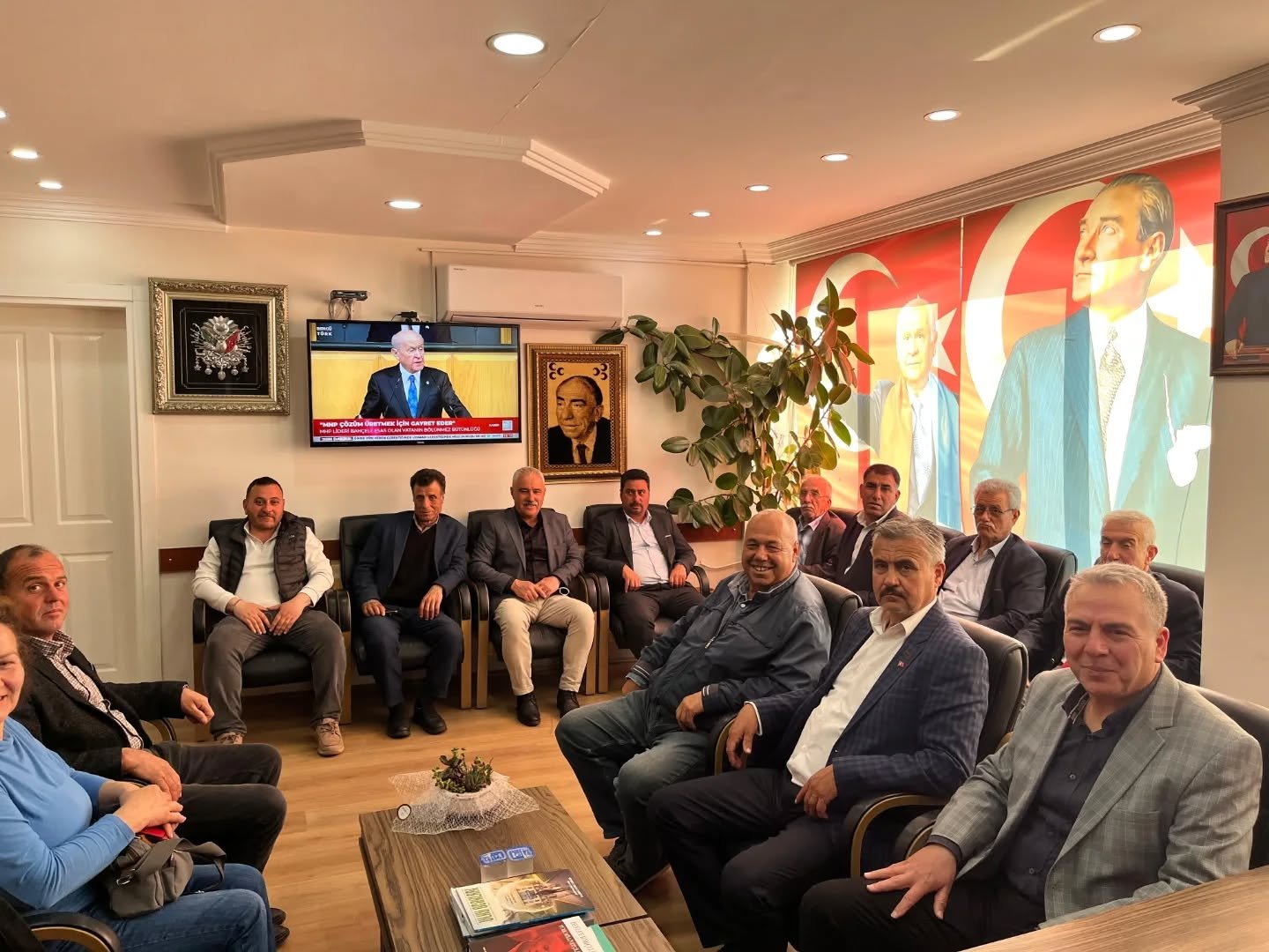 Kocarlili Muhtarlardan Cihangirogluna Hayirli Olsun Ziyareti 653339 C00208C8F76D7E092B4602651A65E3C1