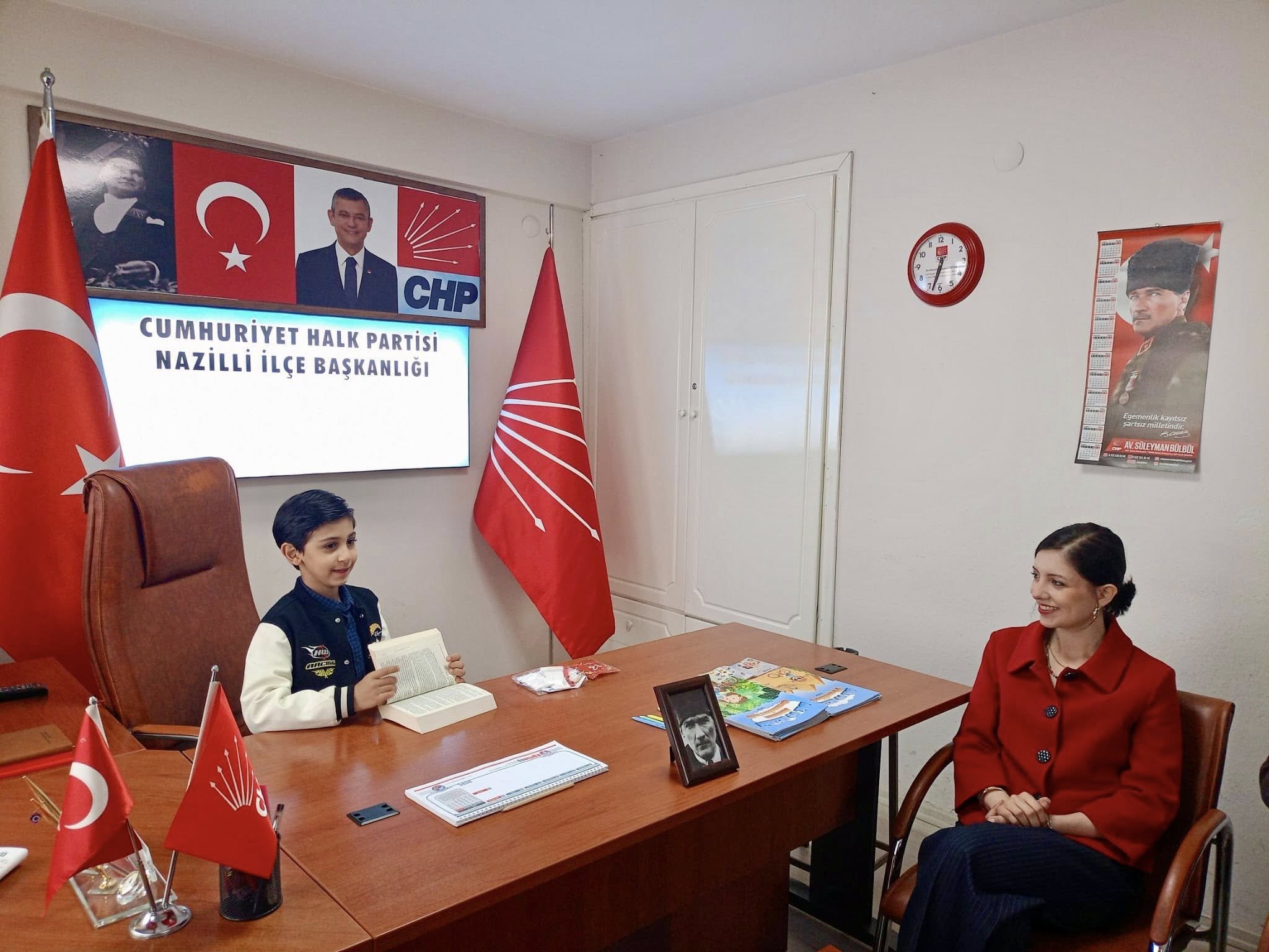 Koltuk Minik Baskanda Chp Nazillide 23 Nisan Coskusu 656919 09908B