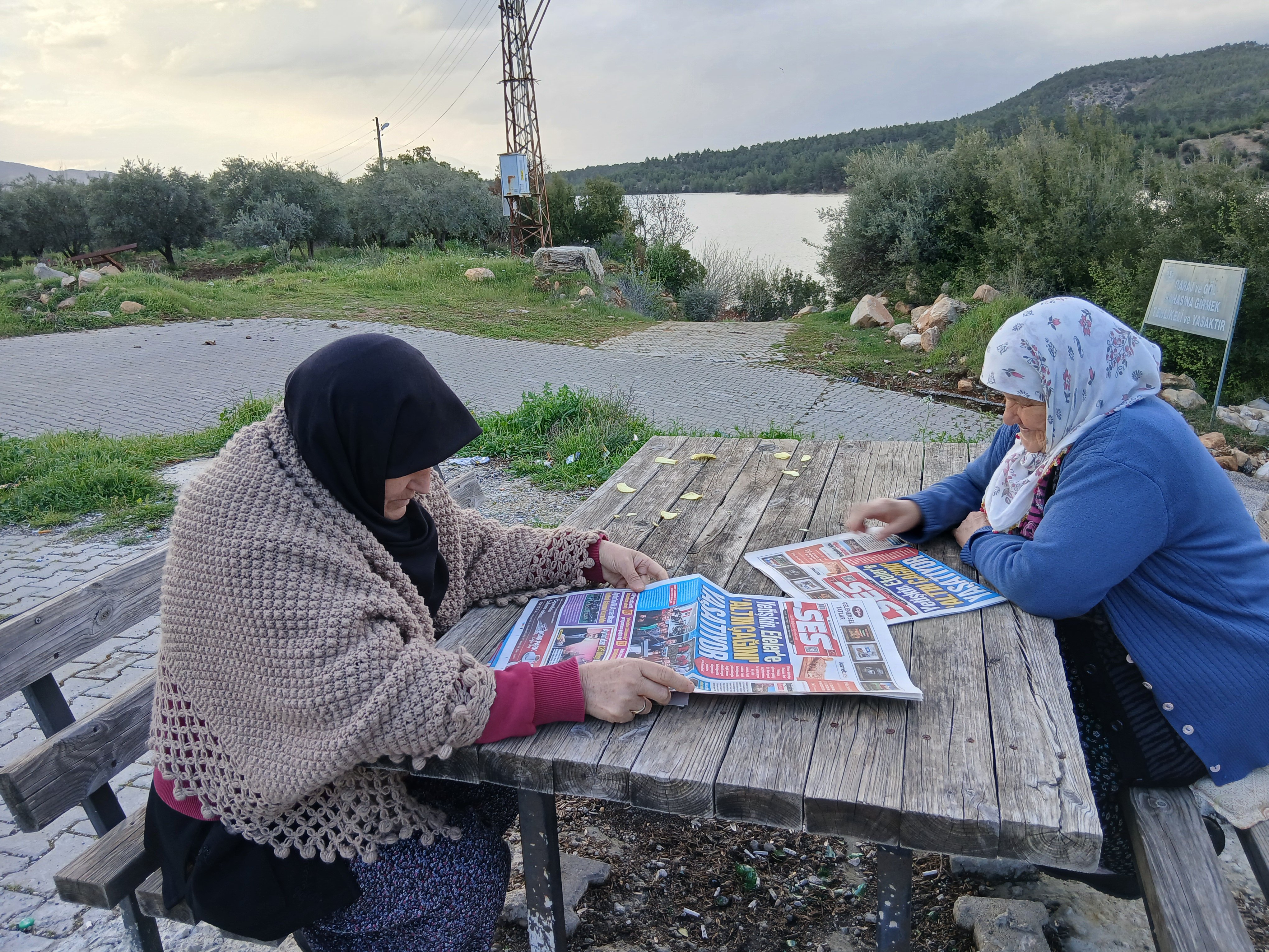 Koyune Gazeteci Gelen Hatice Teyzenin Masum Mutlulugu 653315 1Cf12Ec7690680A6318C638B3981D632