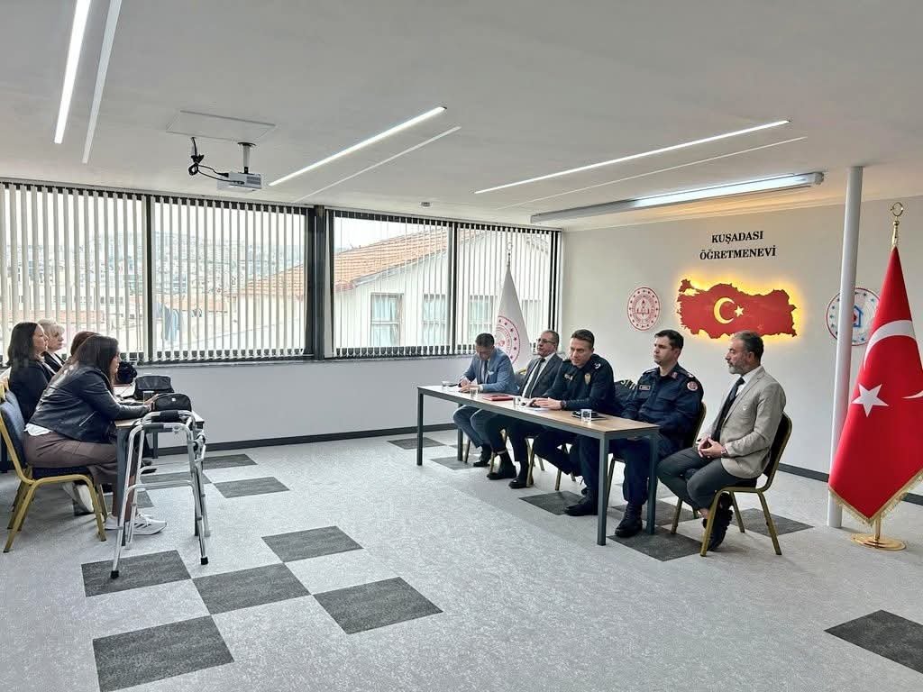 Kusadasinda Egitime Guvenlik Kalkani 655625 D729B4