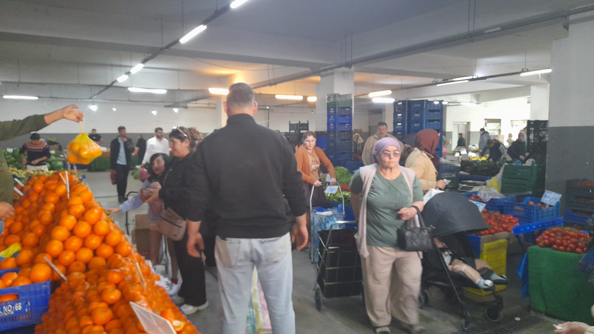 Kusadasinda Emekliler Ikinci Bahari Calisarak Tuketiyor 654040 4C07Ba6A2824E22E9C2B5Fa1E53E152F