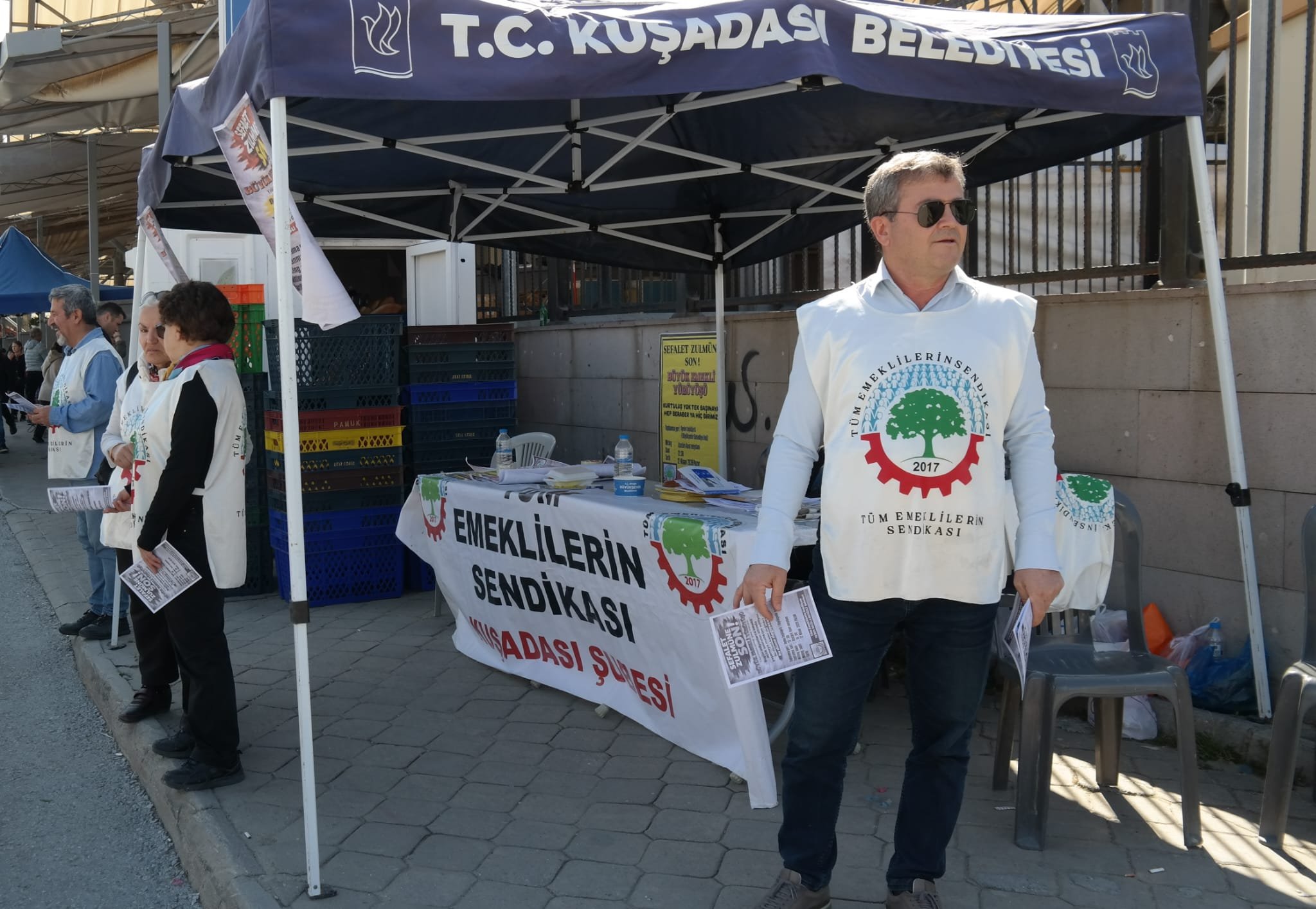 Kusadasinda Emekliler Ikinci Bahari Calisarak Tuketiyor 654040 Eb5C4Ba22E1Dad6184Fec4E397Fd2D8E