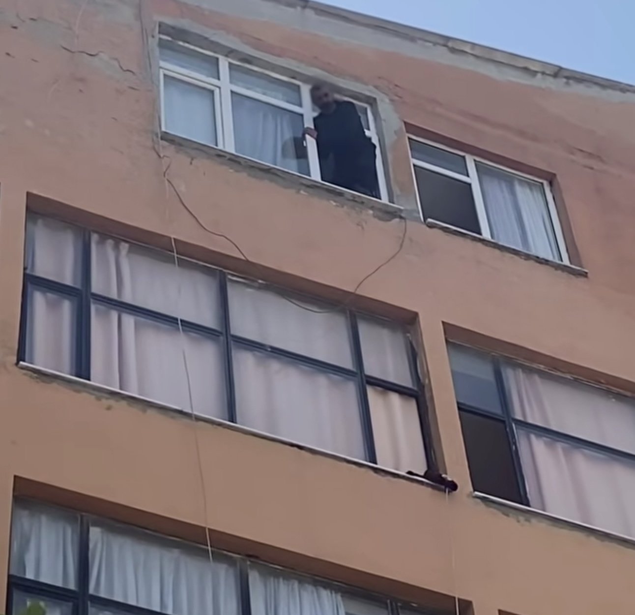 Kusadasinda Intihar Girisimi Son Anda Onlendi 656710 A33528