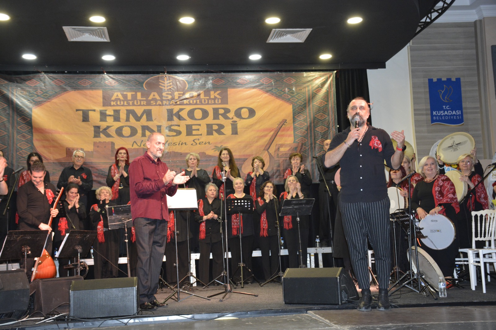 Kusadasinda Mahzuni Serif Ruzgari Esti 652163 Ef6Bd82A22Cf373B149C56A2D8A99942